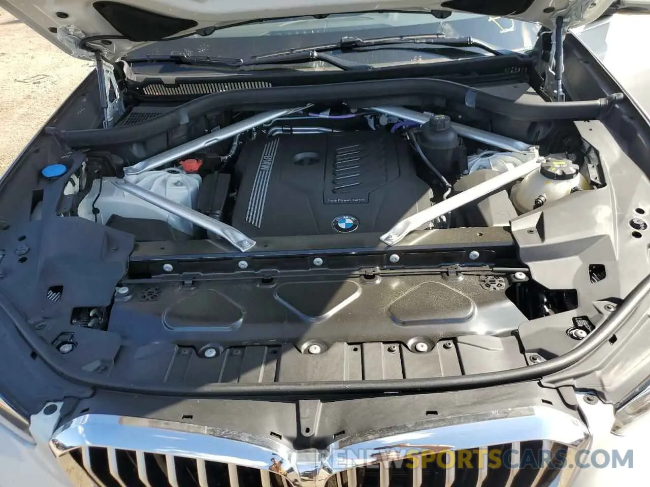 11 Photograph of a damaged car 5UXCR6C09M9F71460 BMW X5 2021