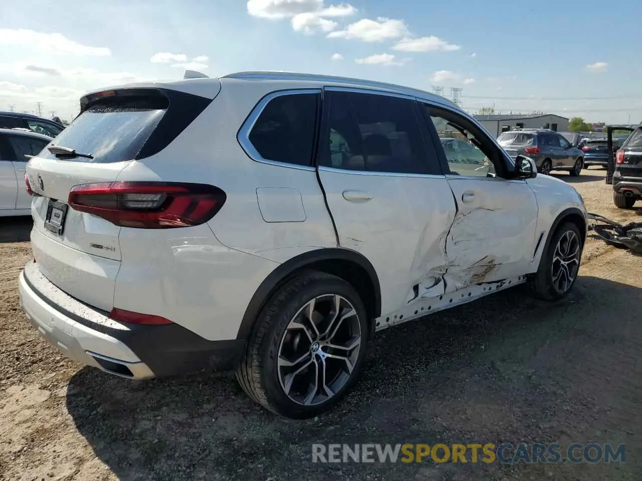 3 Photograph of a damaged car 5UXCR6C09M9F71460 BMW X5 2021