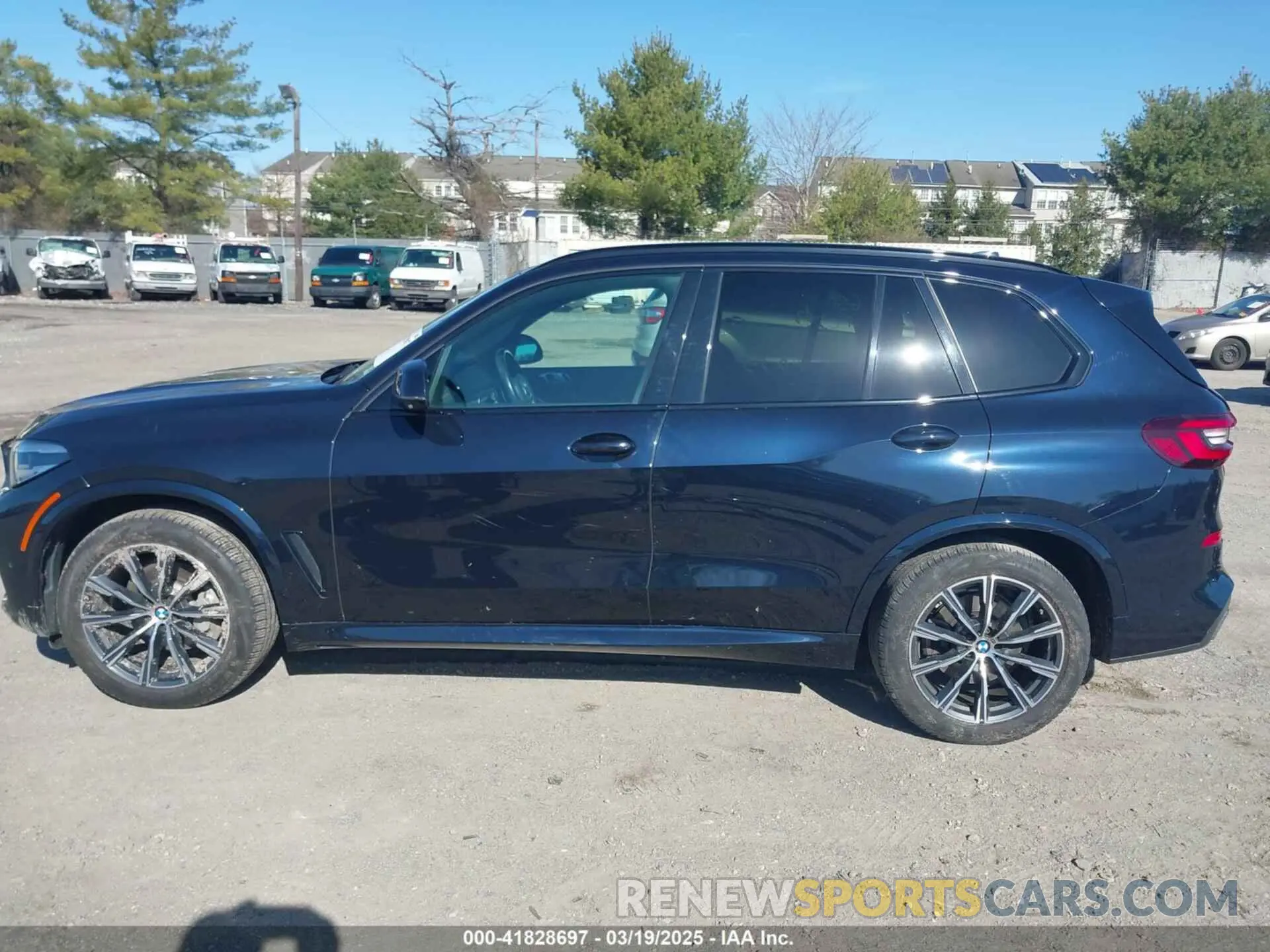 14 Photograph of a damaged car 5UXCR6C09M9F83785 BMW X5 2021