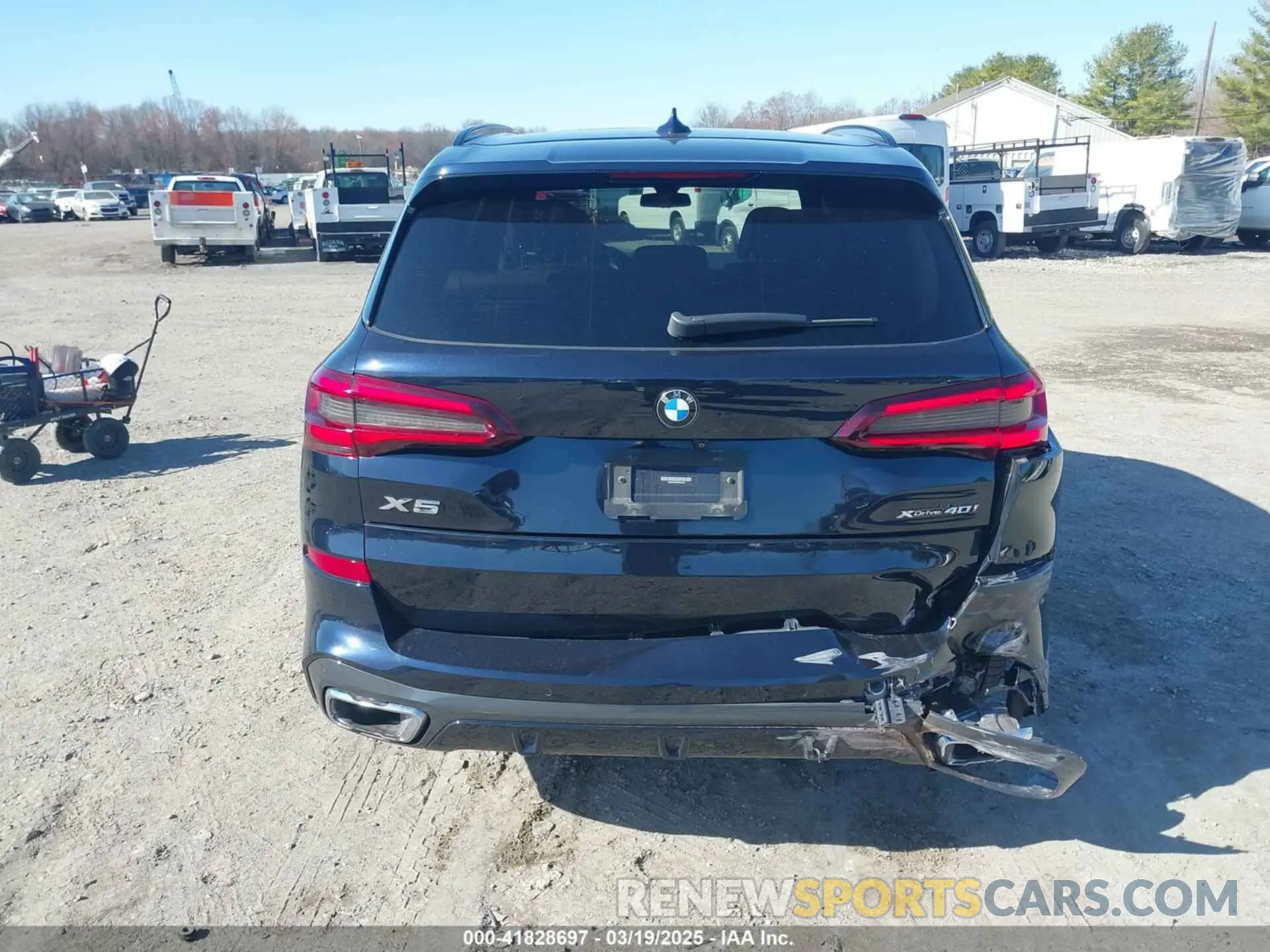16 Photograph of a damaged car 5UXCR6C09M9F83785 BMW X5 2021