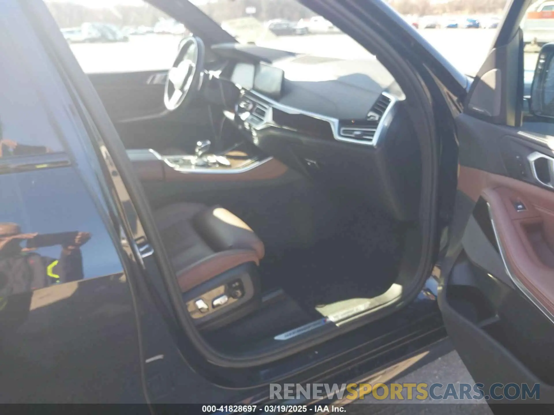 5 Photograph of a damaged car 5UXCR6C09M9F83785 BMW X5 2021