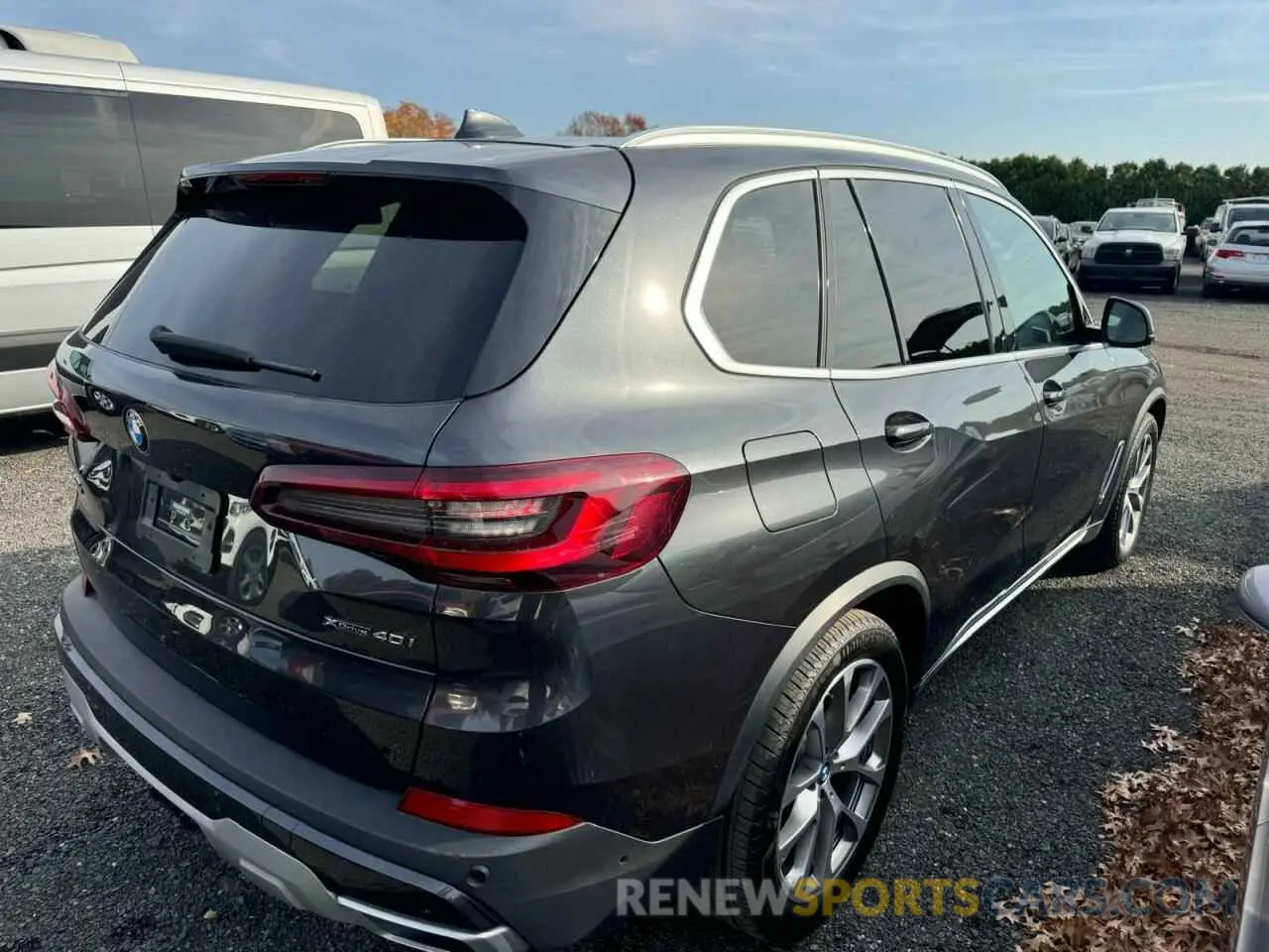3 Photograph of a damaged car 5UXCR6C0XM9H36044 BMW X5 2021