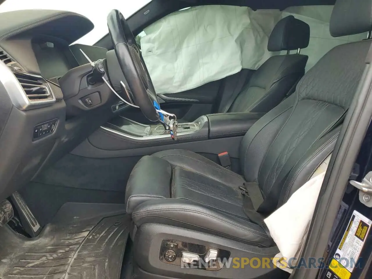 7 Photograph of a damaged car 5UXJU4C03M9H67176 BMW X5 2021