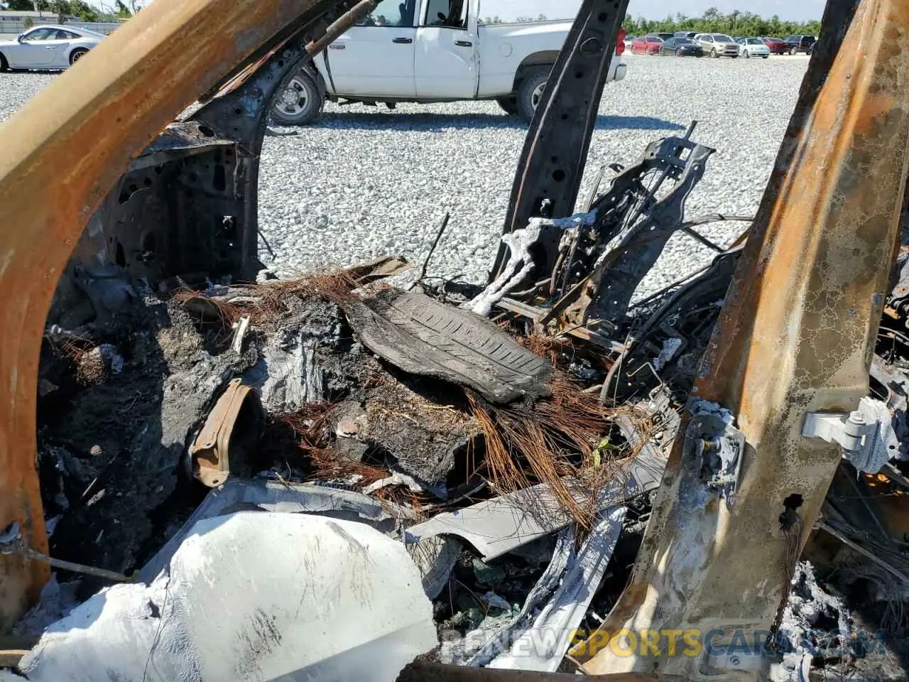 7 Photograph of a damaged car 5UXJU4C0XMLH77996 BMW X5 2021