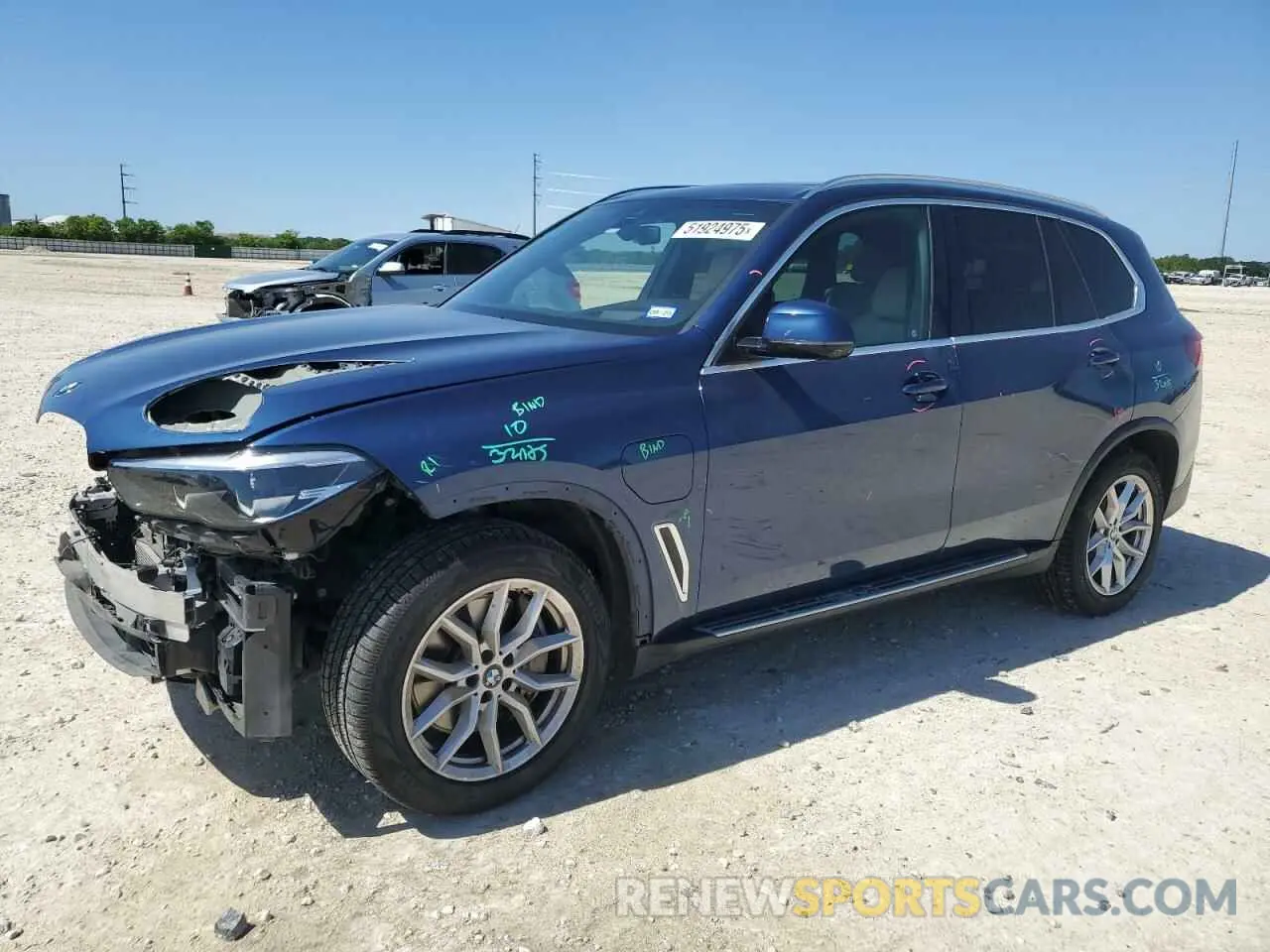 1 Photograph of a damaged car 5UXTA6C02M9F28733 BMW X5 2021