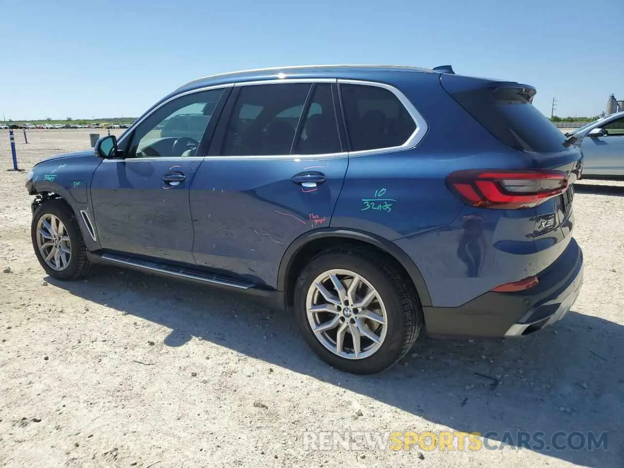 2 Photograph of a damaged car 5UXTA6C02M9F28733 BMW X5 2021