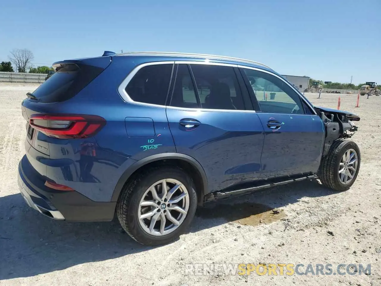3 Photograph of a damaged car 5UXTA6C02M9F28733 BMW X5 2021