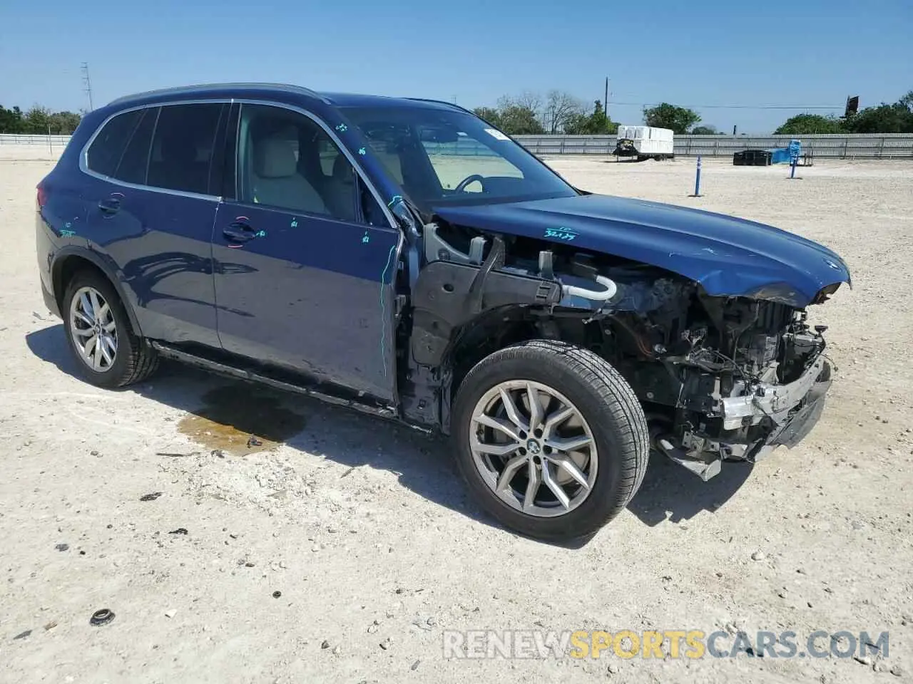 4 Photograph of a damaged car 5UXTA6C02M9F28733 BMW X5 2021