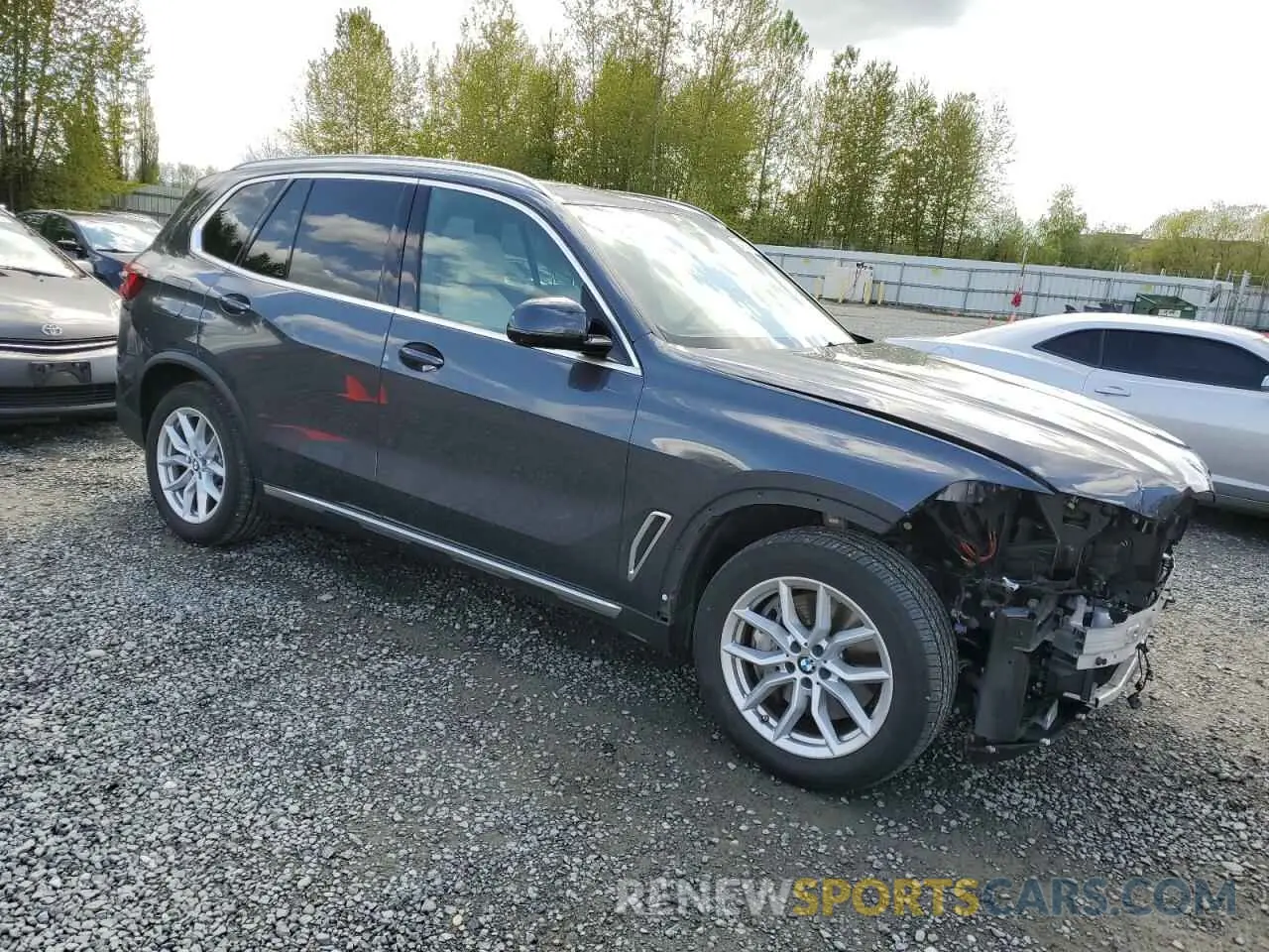 4 Photograph of a damaged car 5UXTA6C03M9H41531 BMW X5 2021