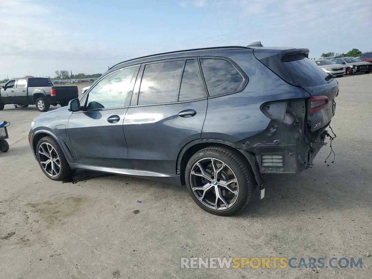 2 Photograph of a damaged car 5UXTA6C03M9H97579 BMW X5 2021