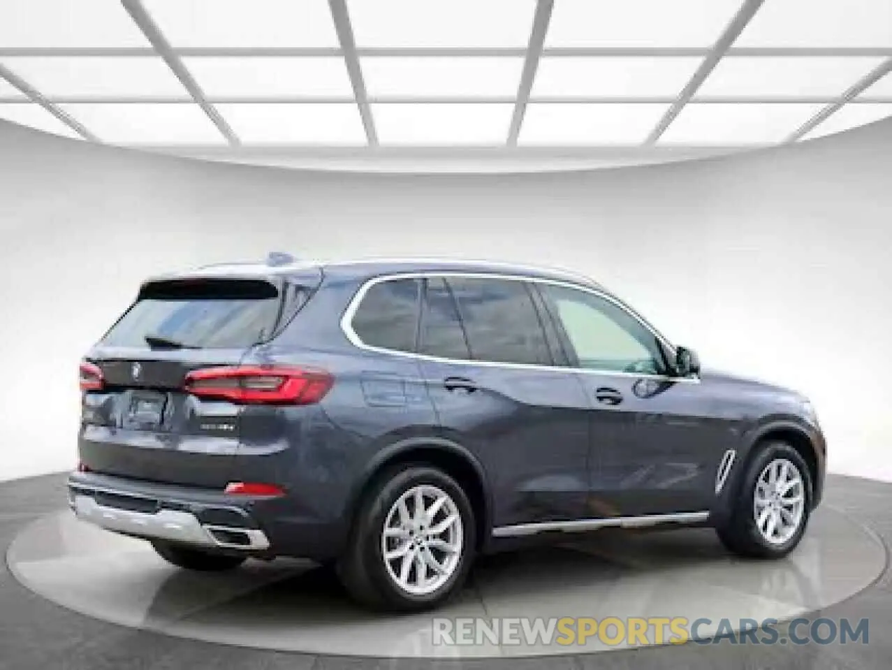 4 Photograph of a damaged car 5UXTA6C04M9D73XXX BMW X5 2021