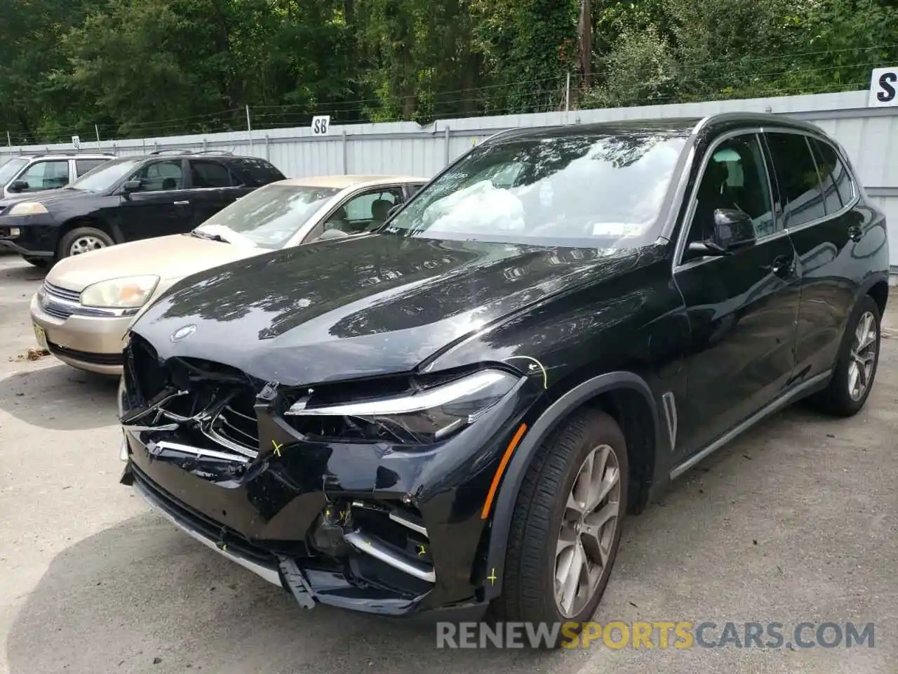 2 Photograph of a damaged car 5UXTA6C06M9F33014 BMW X5 2021