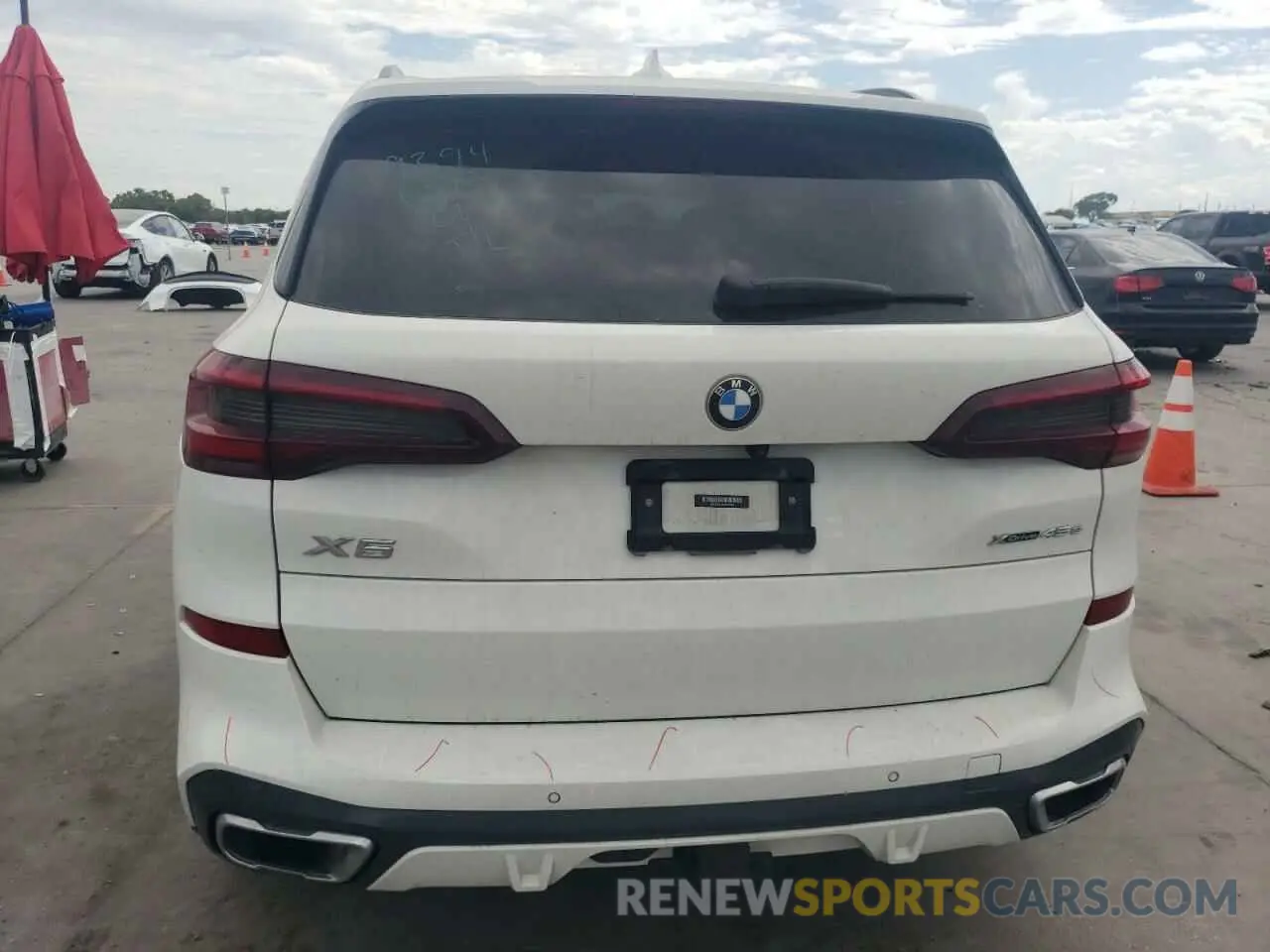 6 Photograph of a damaged car 5UXTA6C06M9H60543 BMW X5 2021