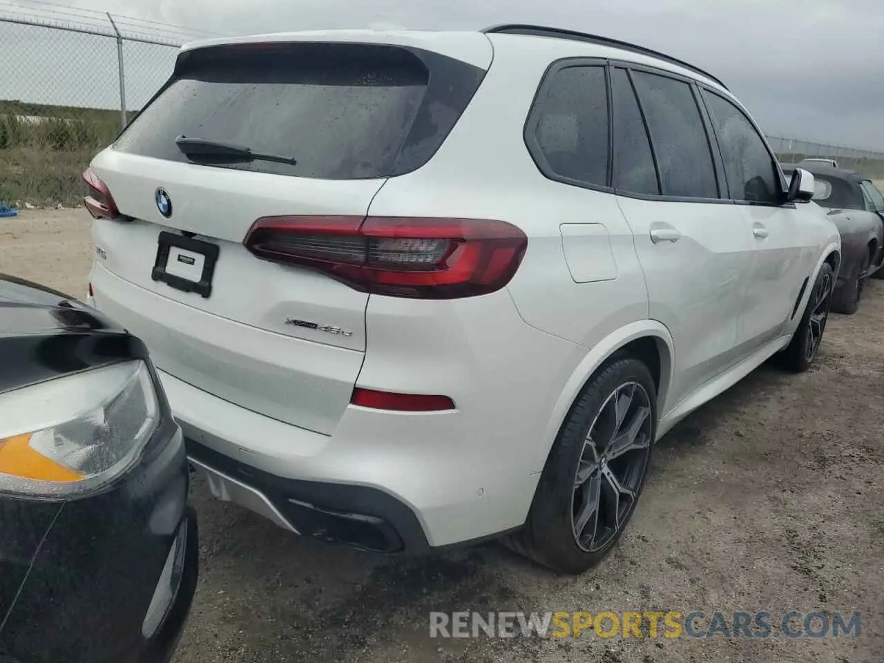 3 Photograph of a damaged car 5UXTA6C08M9G29761 BMW X5 2021
