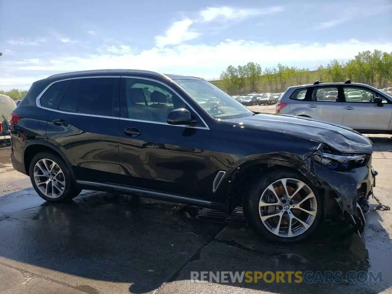 4 Photograph of a damaged car 5UXTA6C09M9F01853 BMW X5 2021