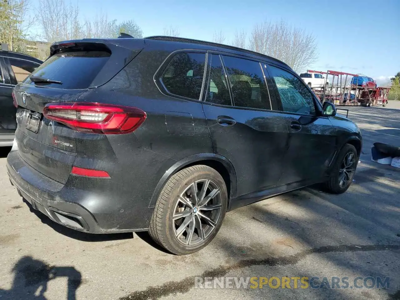 3 Photograph of a damaged car 5UXTA6C0XM9E92063 BMW X5 2021