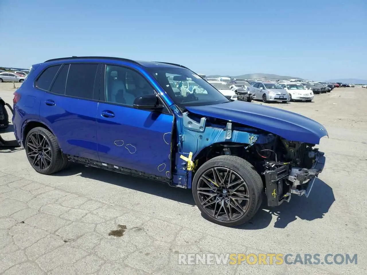 4 Photograph of a damaged car 5YMJU0C01M9F09255 BMW X5 2021