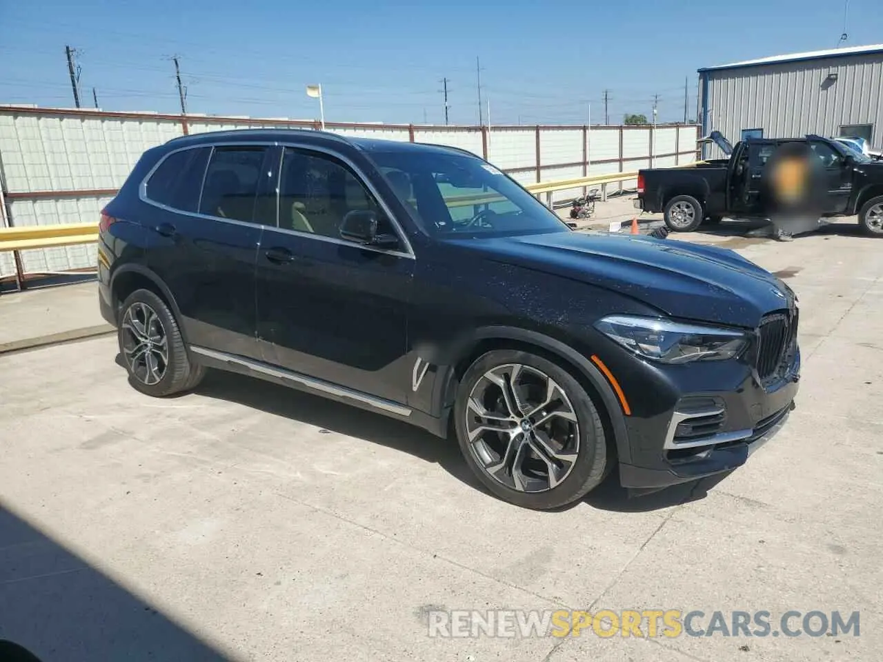 4 Photograph of a damaged car 5UXCR4C02N9J45824 BMW X5 2022