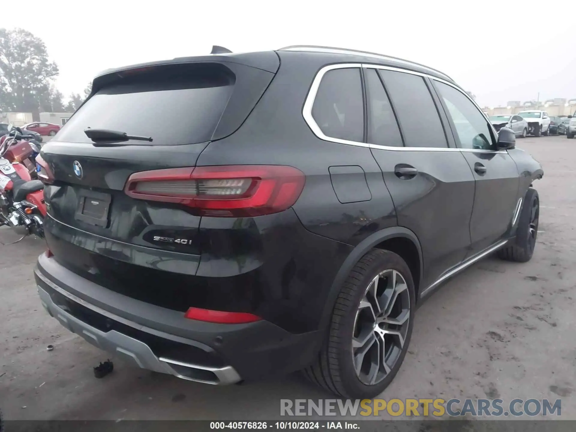 4 Photograph of a damaged car 5UXCR4C02N9J95719 BMW X5 2022