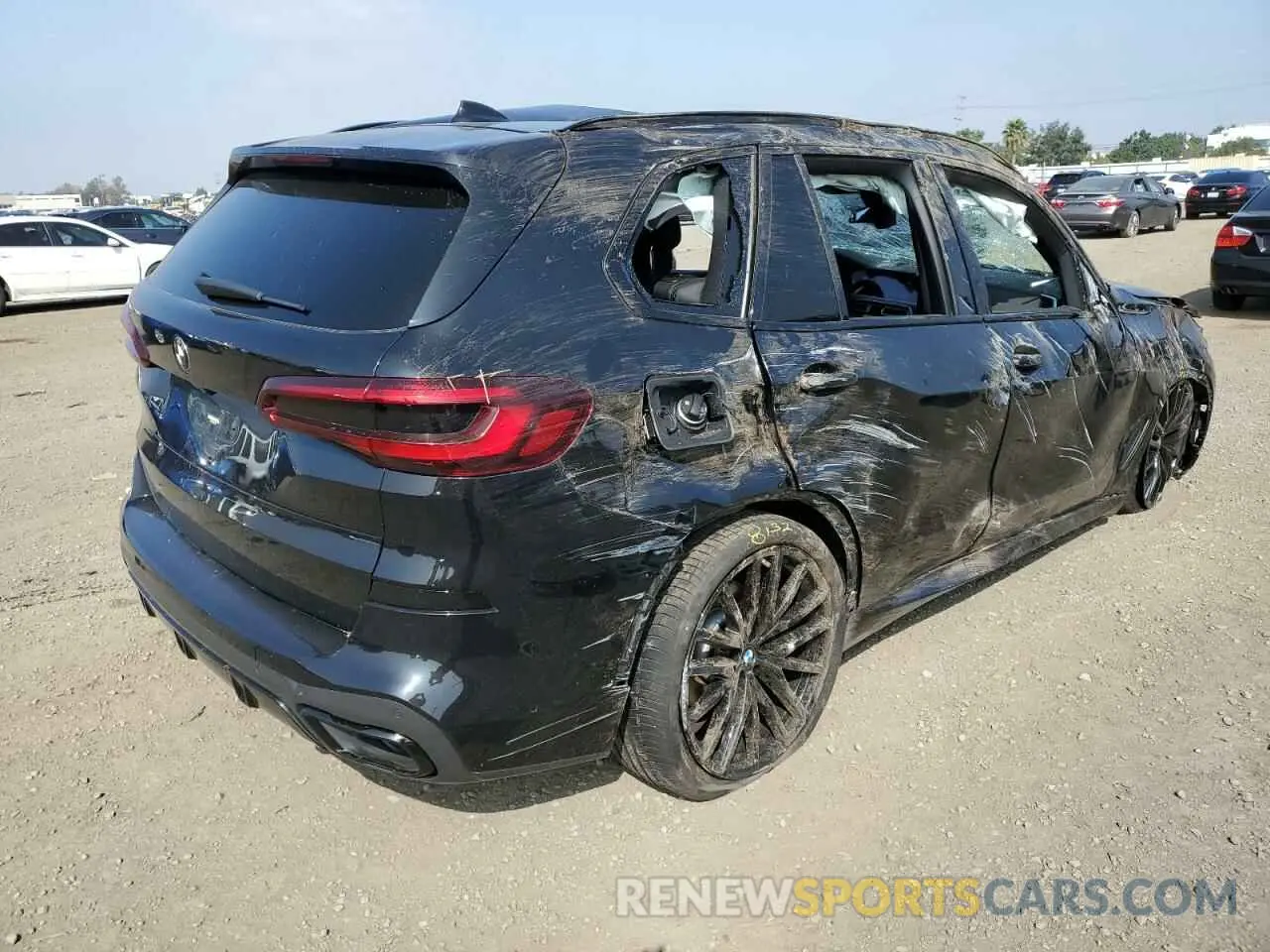 4 Photograph of a damaged car 5UXCR4C02N9J97373 BMW X5 2022