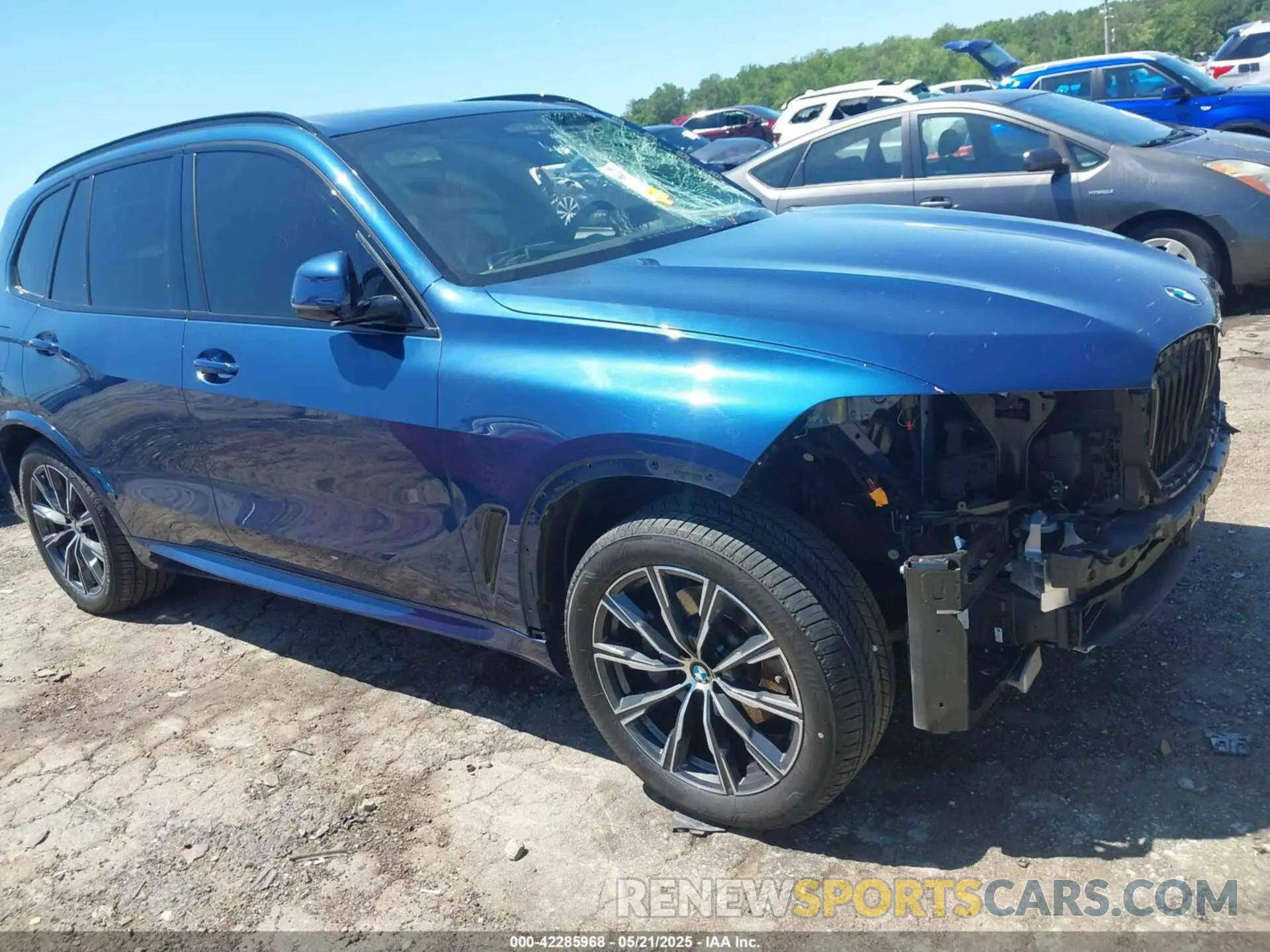 1 Photograph of a damaged car 5UXCR4C04N9J83247 BMW X5 2022