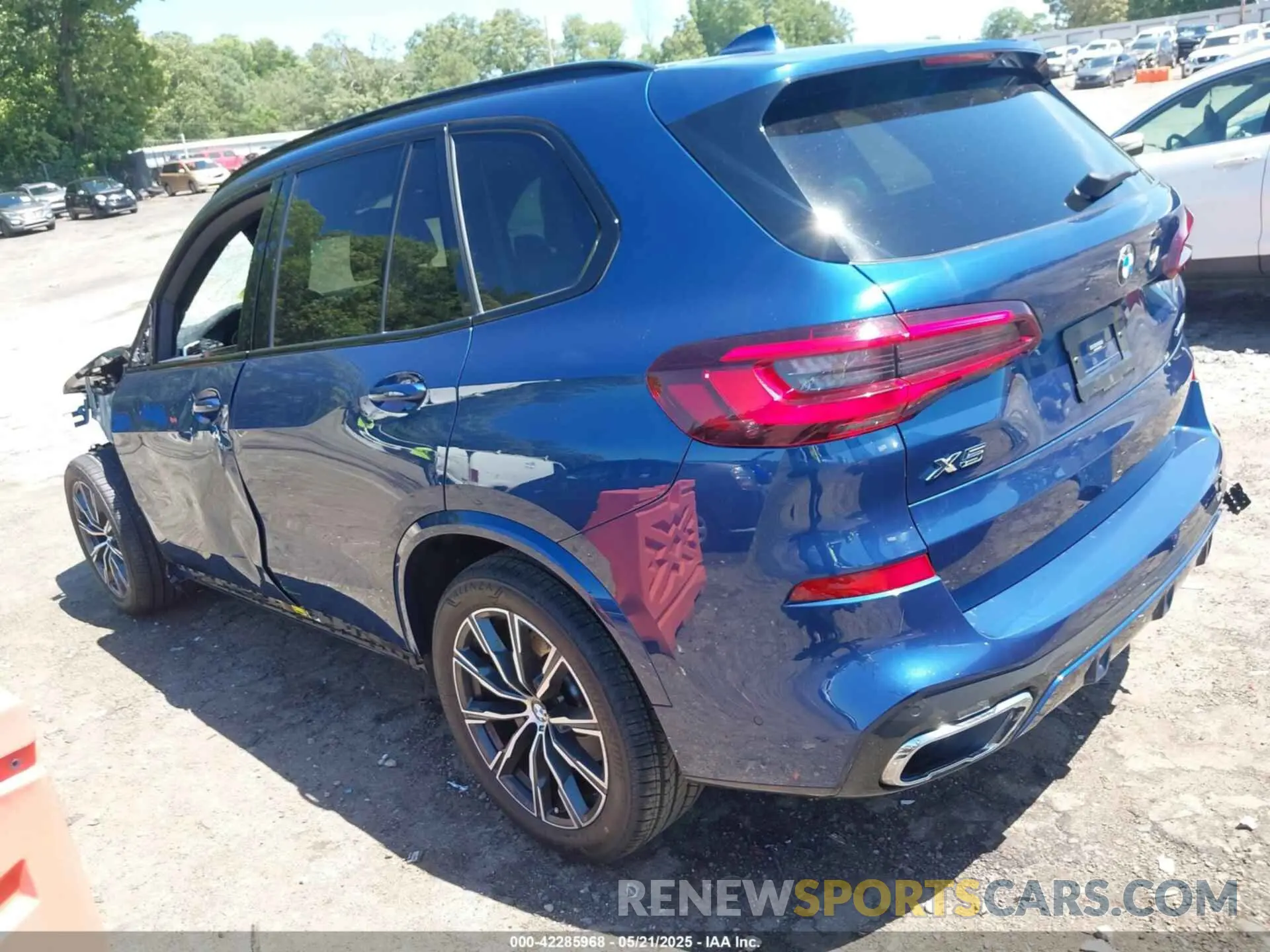 3 Photograph of a damaged car 5UXCR4C04N9J83247 BMW X5 2022