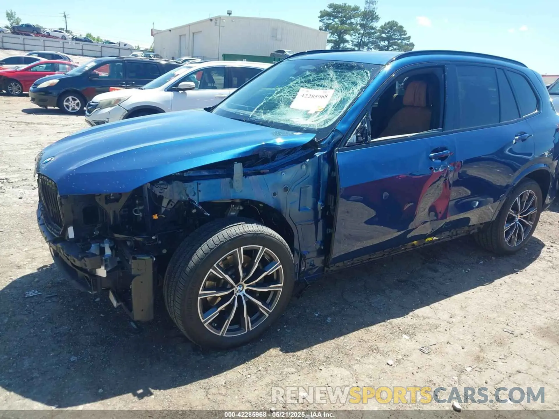 6 Photograph of a damaged car 5UXCR4C04N9J83247 BMW X5 2022