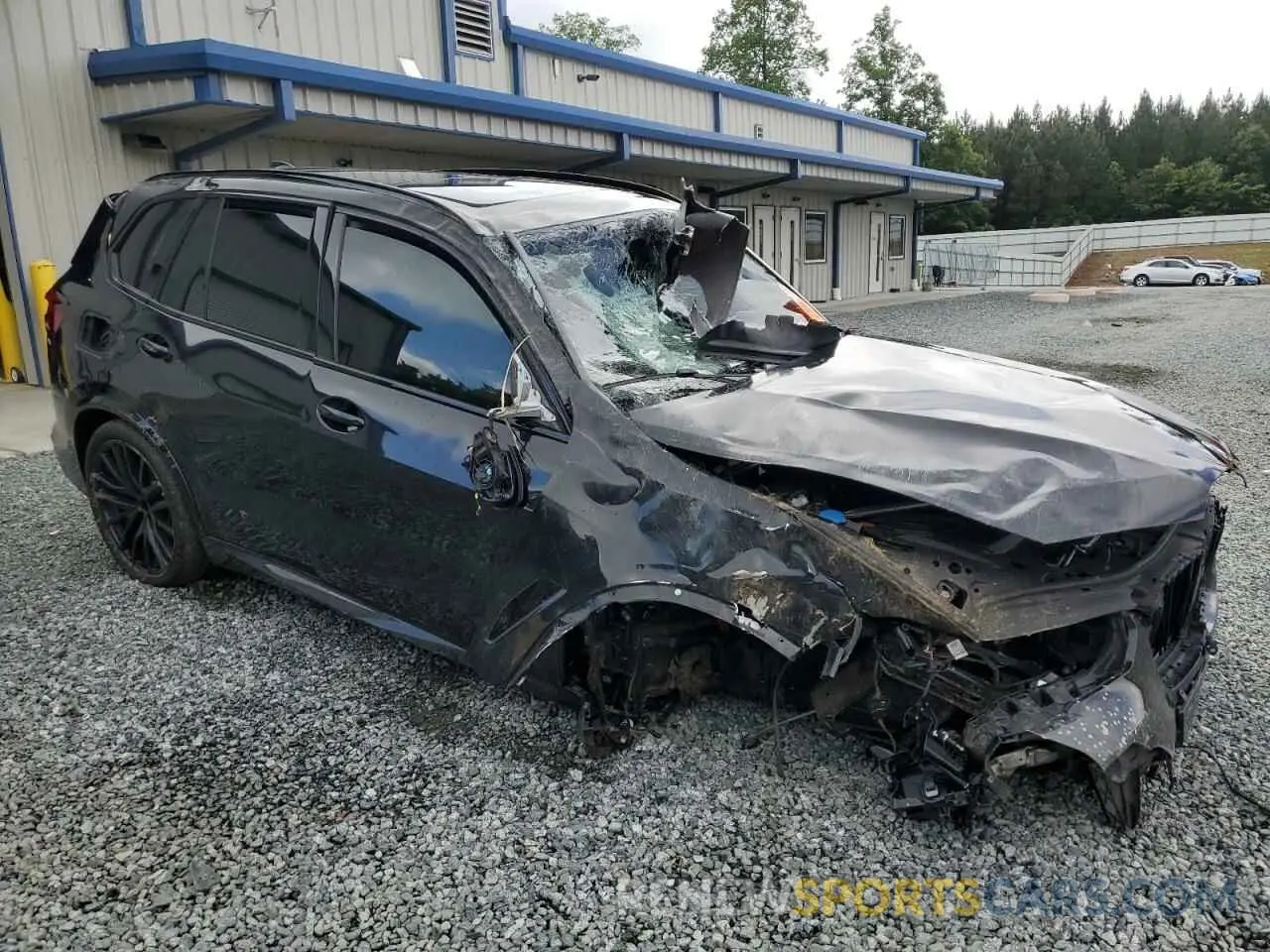 4 Photograph of a damaged car 5UXCR4C05N9J90269 BMW X5 2022