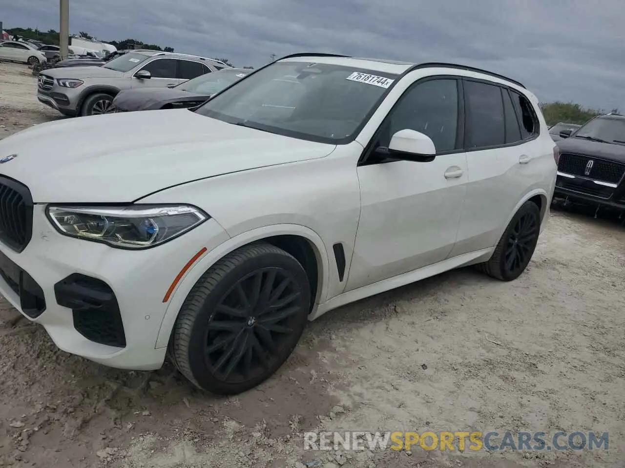 1 Photograph of a damaged car 5UXCR4C05N9K43018 BMW X5 2022