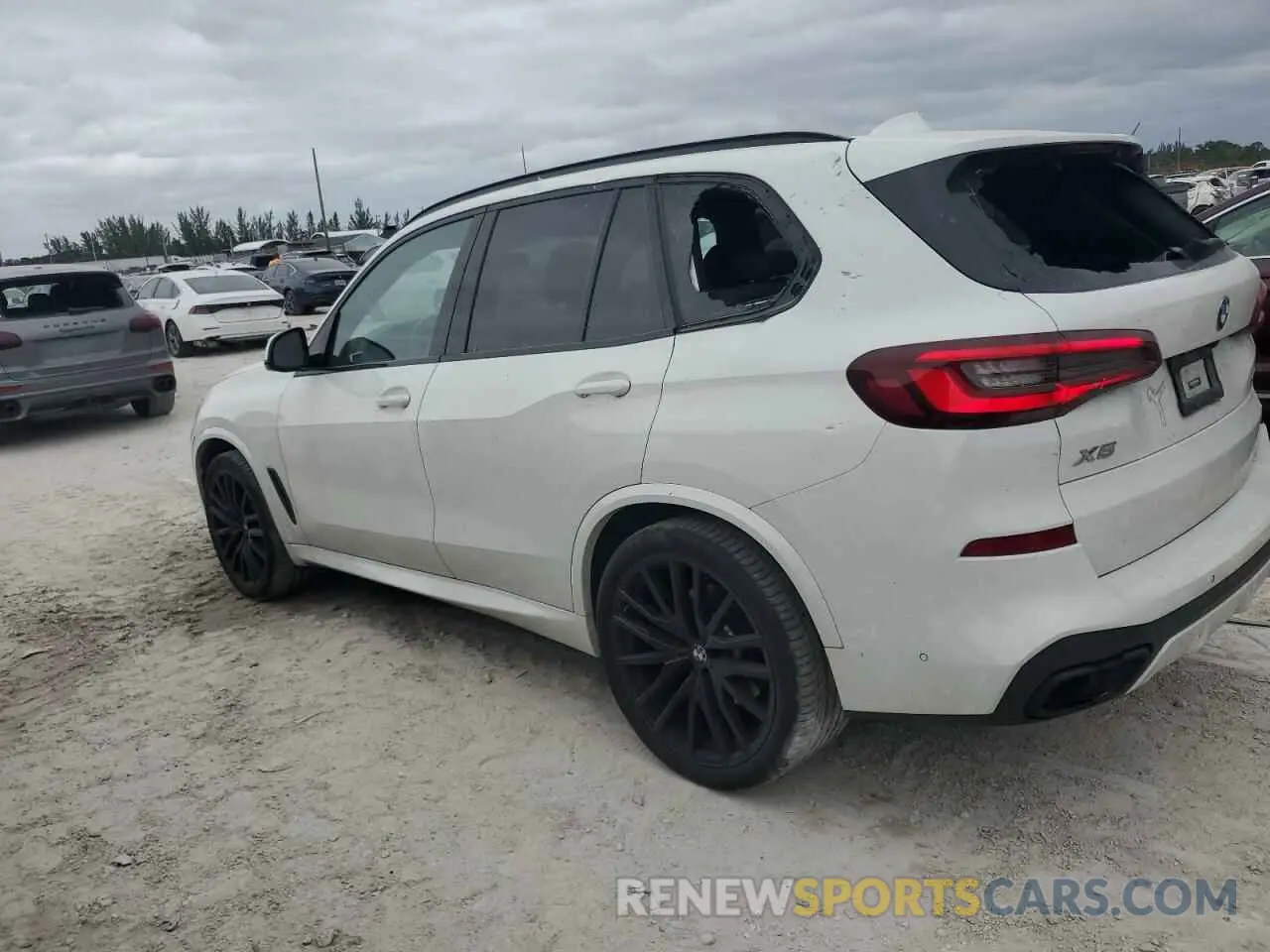 2 Photograph of a damaged car 5UXCR4C05N9K43018 BMW X5 2022