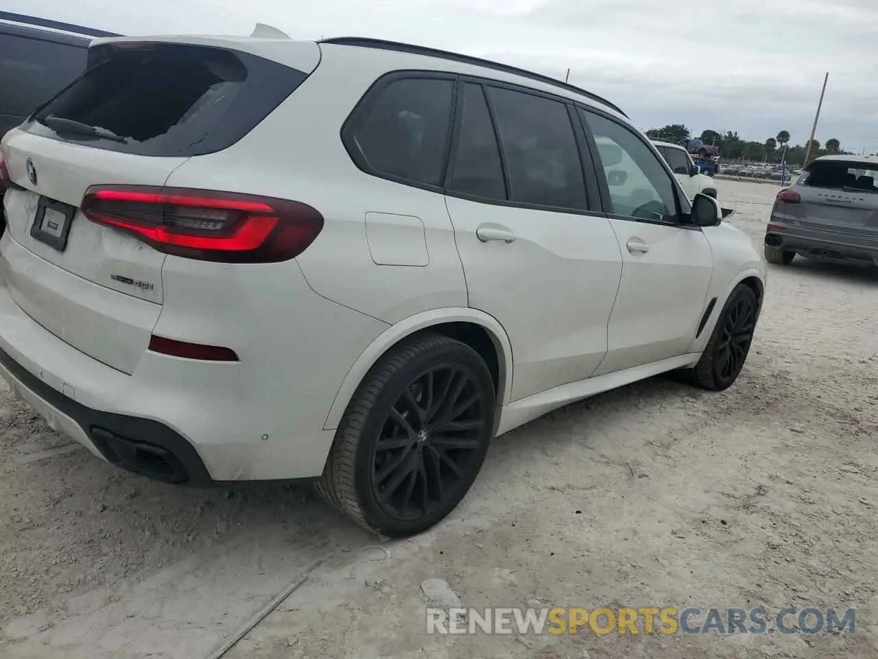 3 Photograph of a damaged car 5UXCR4C05N9K43018 BMW X5 2022