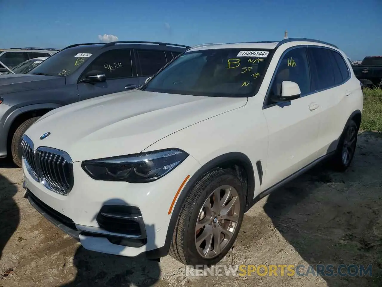 1 Photograph of a damaged car 5UXCR4C06N9N21361 BMW X5 2022