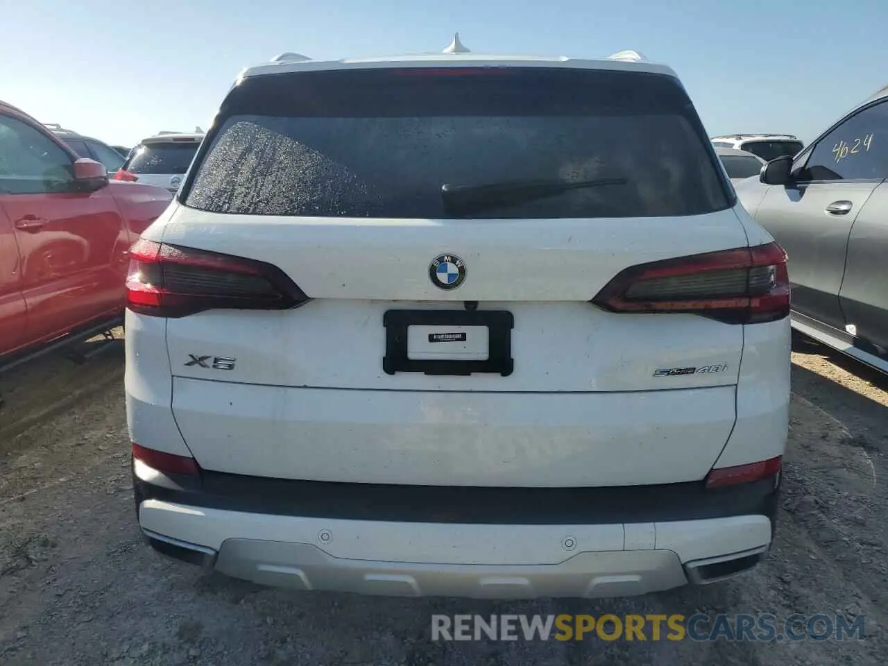 6 Photograph of a damaged car 5UXCR4C06N9N21361 BMW X5 2022