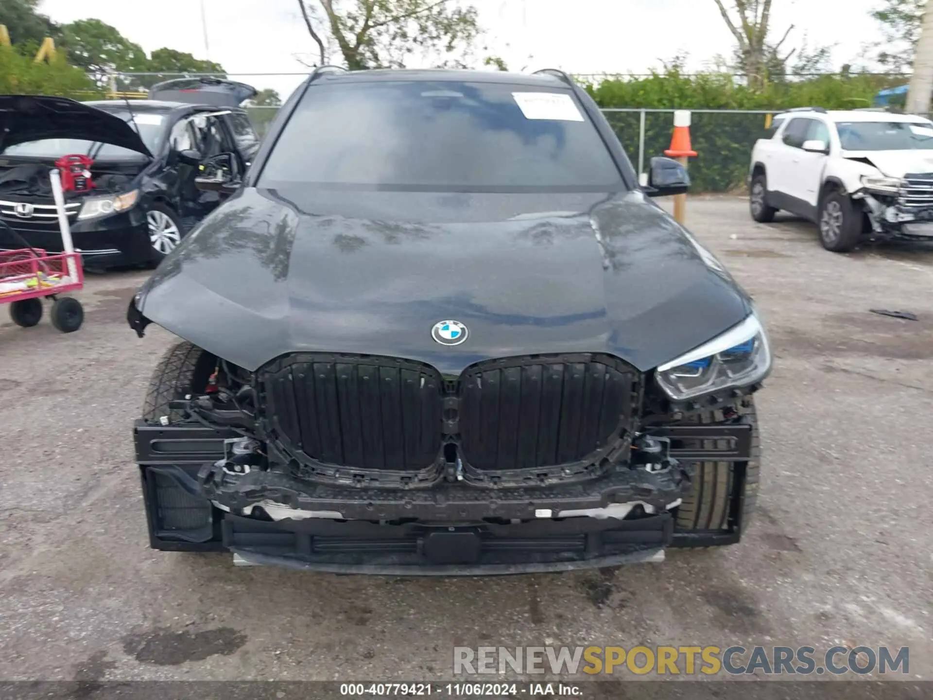 13 Photograph of a damaged car 5UXCR4C07N9L04045 BMW X5 2022