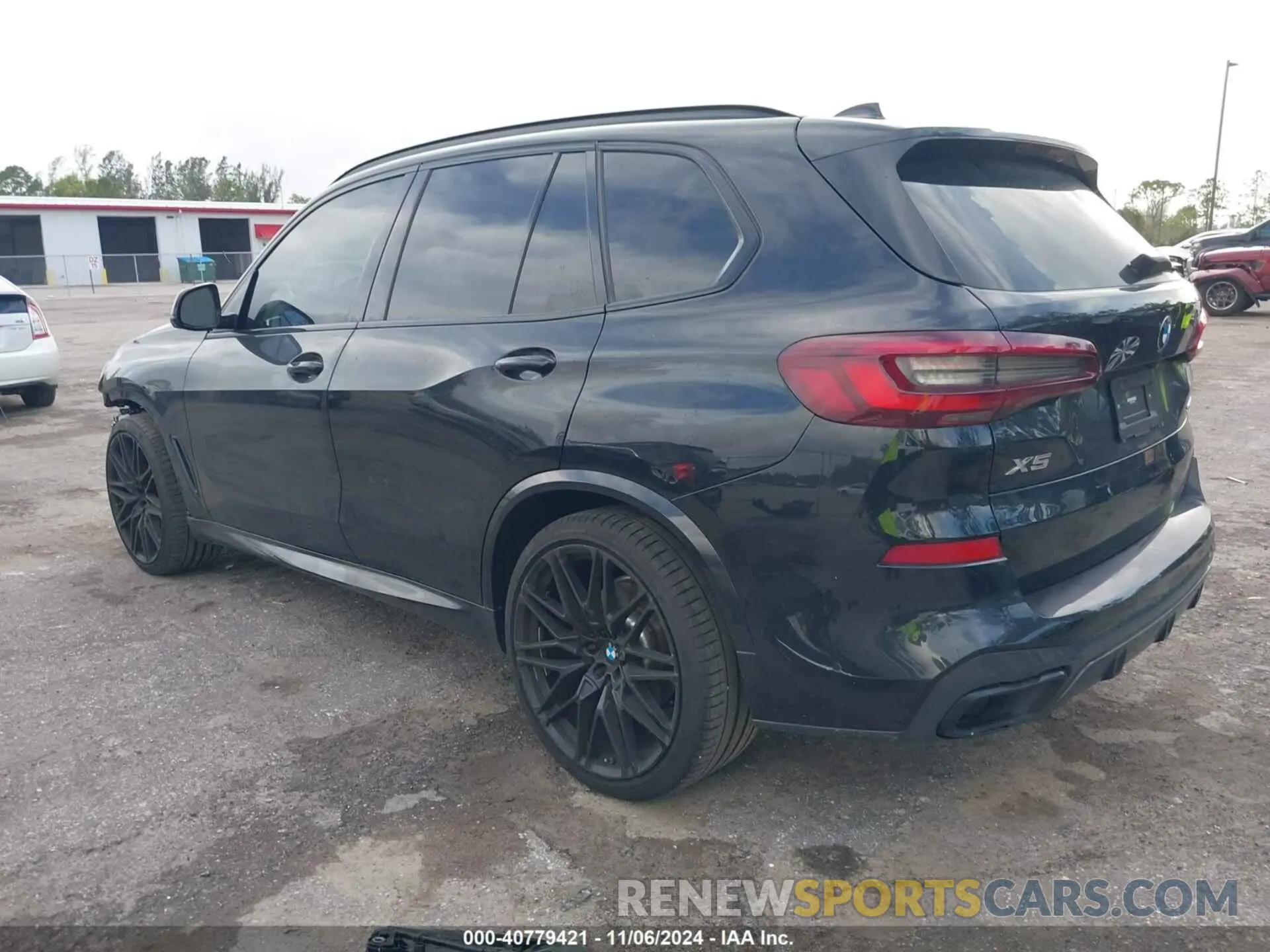3 Photograph of a damaged car 5UXCR4C07N9L04045 BMW X5 2022