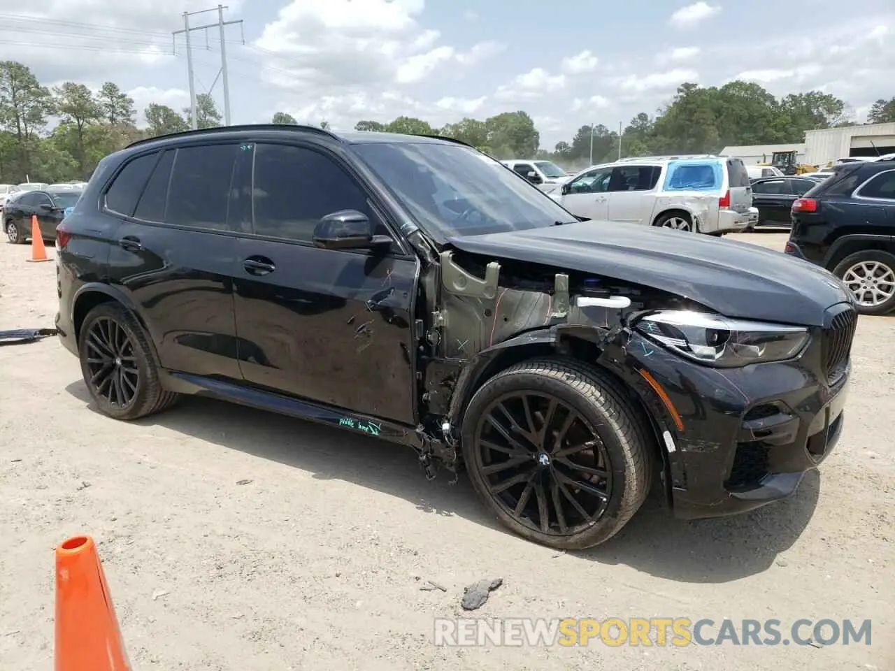 4 Photograph of a damaged car 5UXCR4C08N9K61769 BMW X5 2022