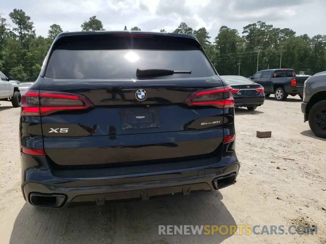 6 Photograph of a damaged car 5UXCR4C08N9K61769 BMW X5 2022