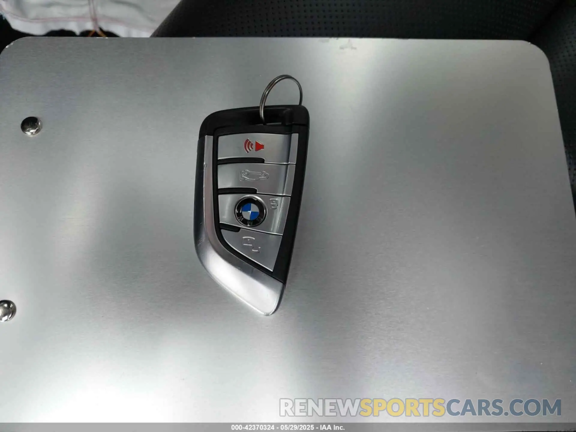 11 Photograph of a damaged car 5UXCR4C09N9K30689 BMW X5 2022