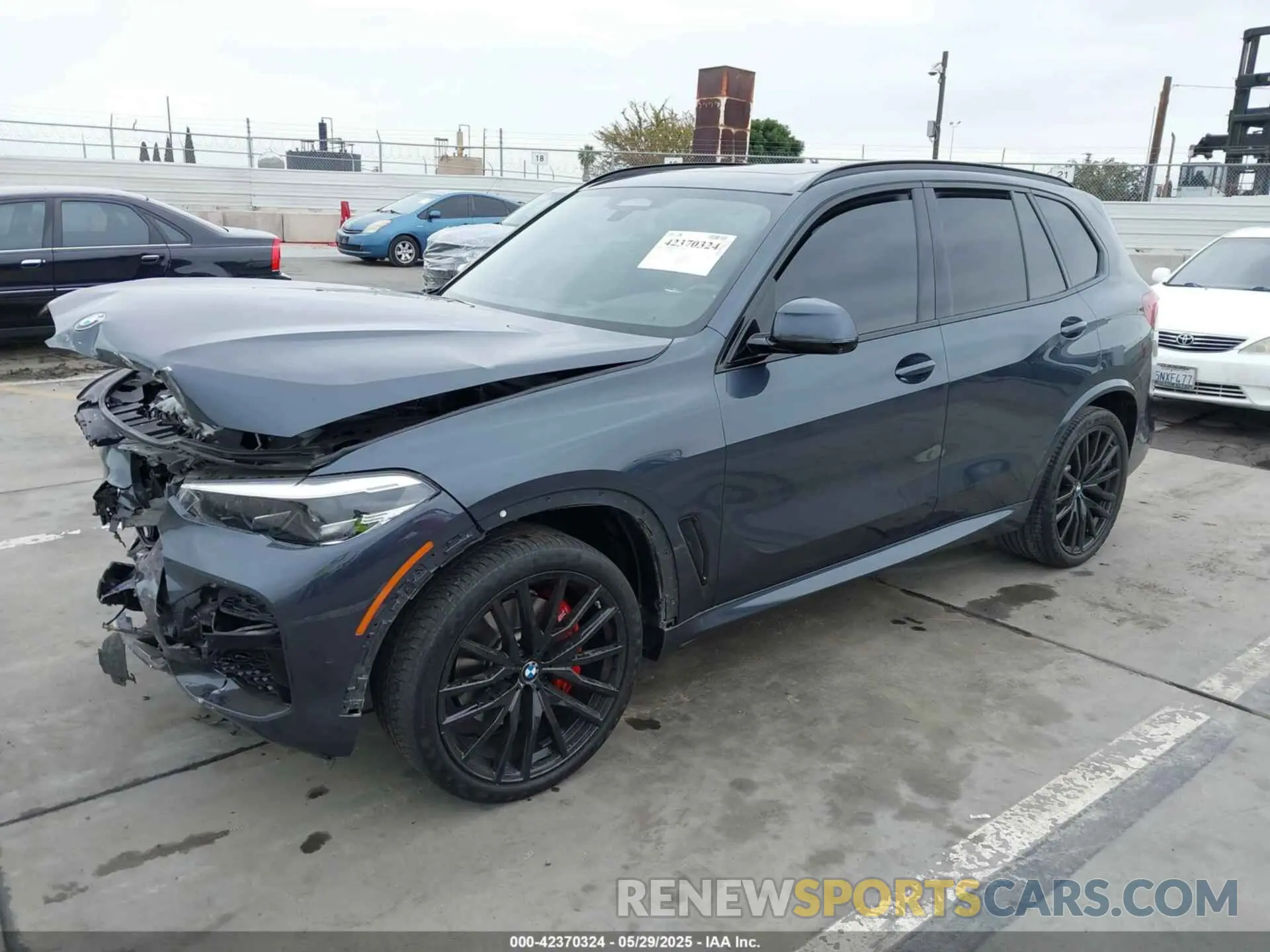 2 Photograph of a damaged car 5UXCR4C09N9K30689 BMW X5 2022