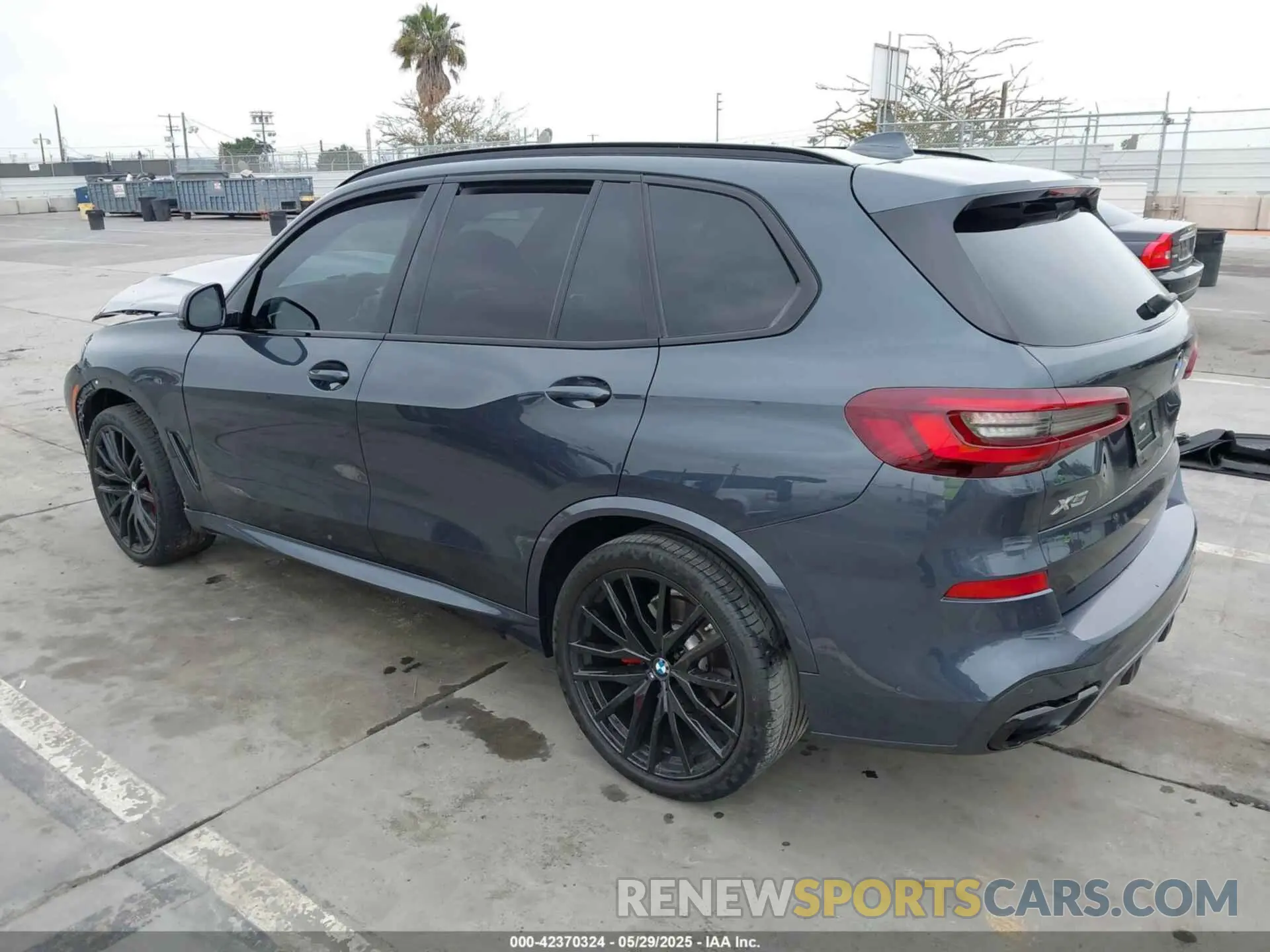 3 Photograph of a damaged car 5UXCR4C09N9K30689 BMW X5 2022