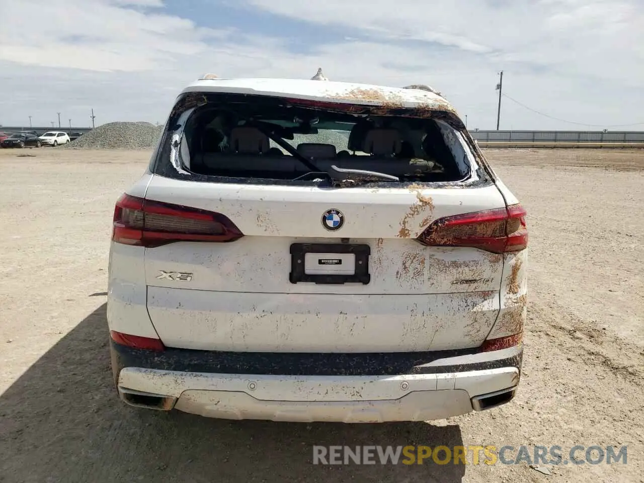 6 Photograph of a damaged car 5UXCR4C09N9M85651 BMW X5 2022