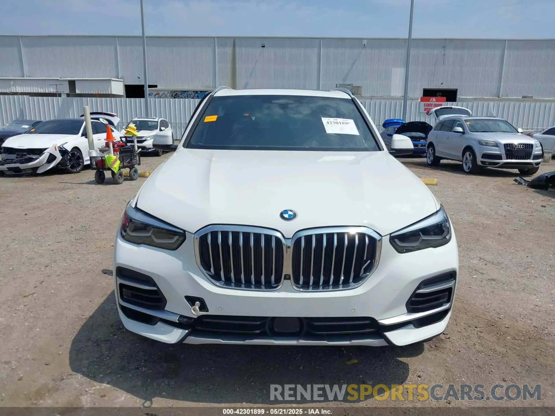 12 Photograph of a damaged car 5UXCR4C09N9N36386 BMW X5 2022