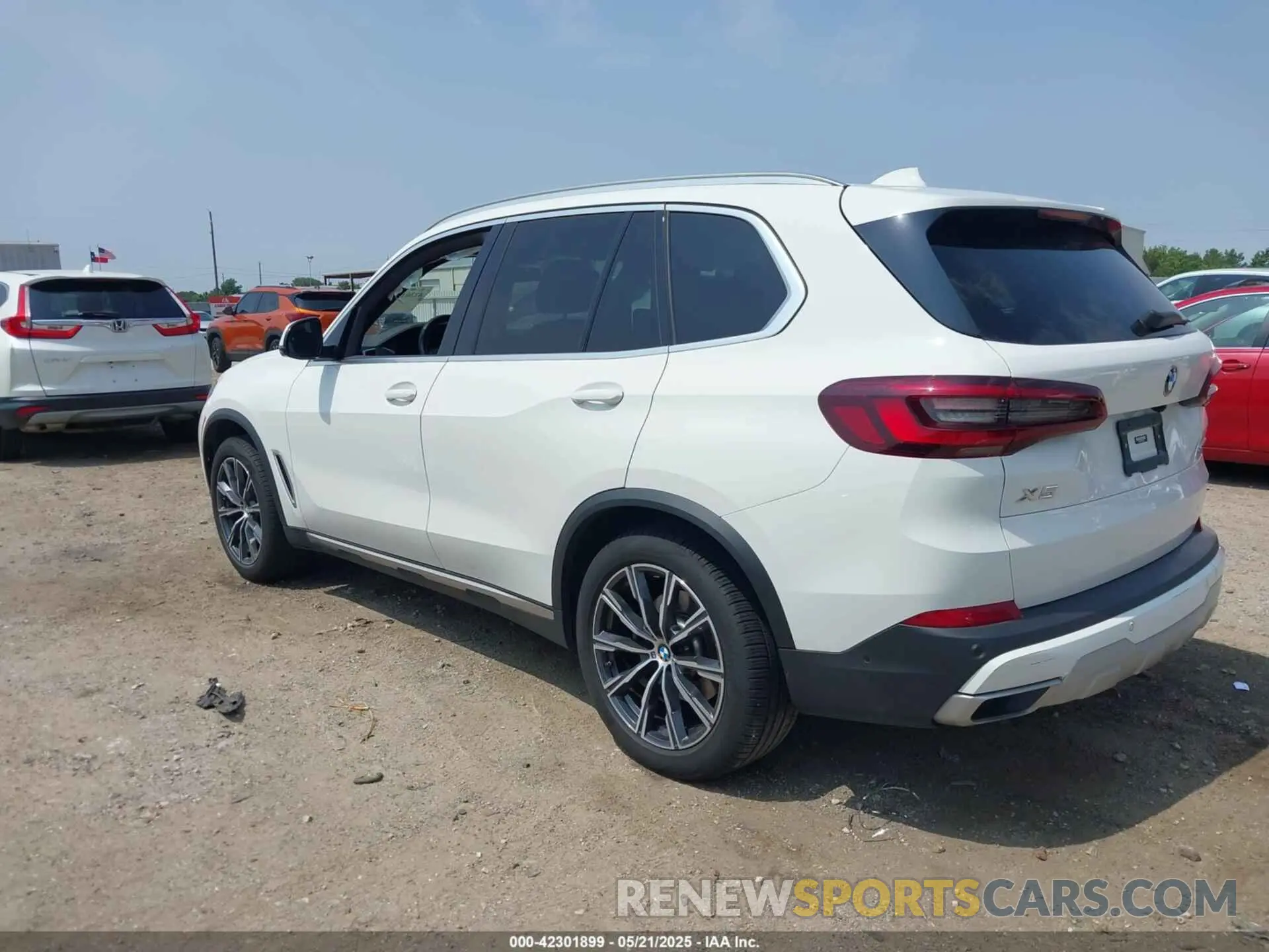 3 Photograph of a damaged car 5UXCR4C09N9N36386 BMW X5 2022