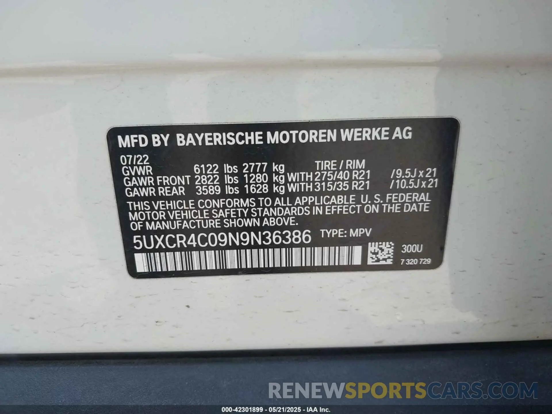 9 Photograph of a damaged car 5UXCR4C09N9N36386 BMW X5 2022