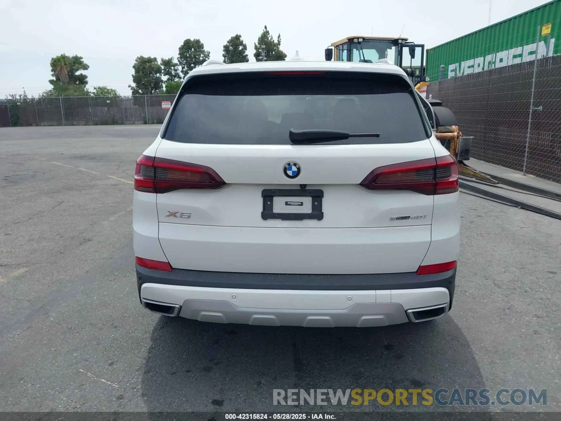 16 Photograph of a damaged car 5UXCR4C0XN9L67253 BMW X5 2022