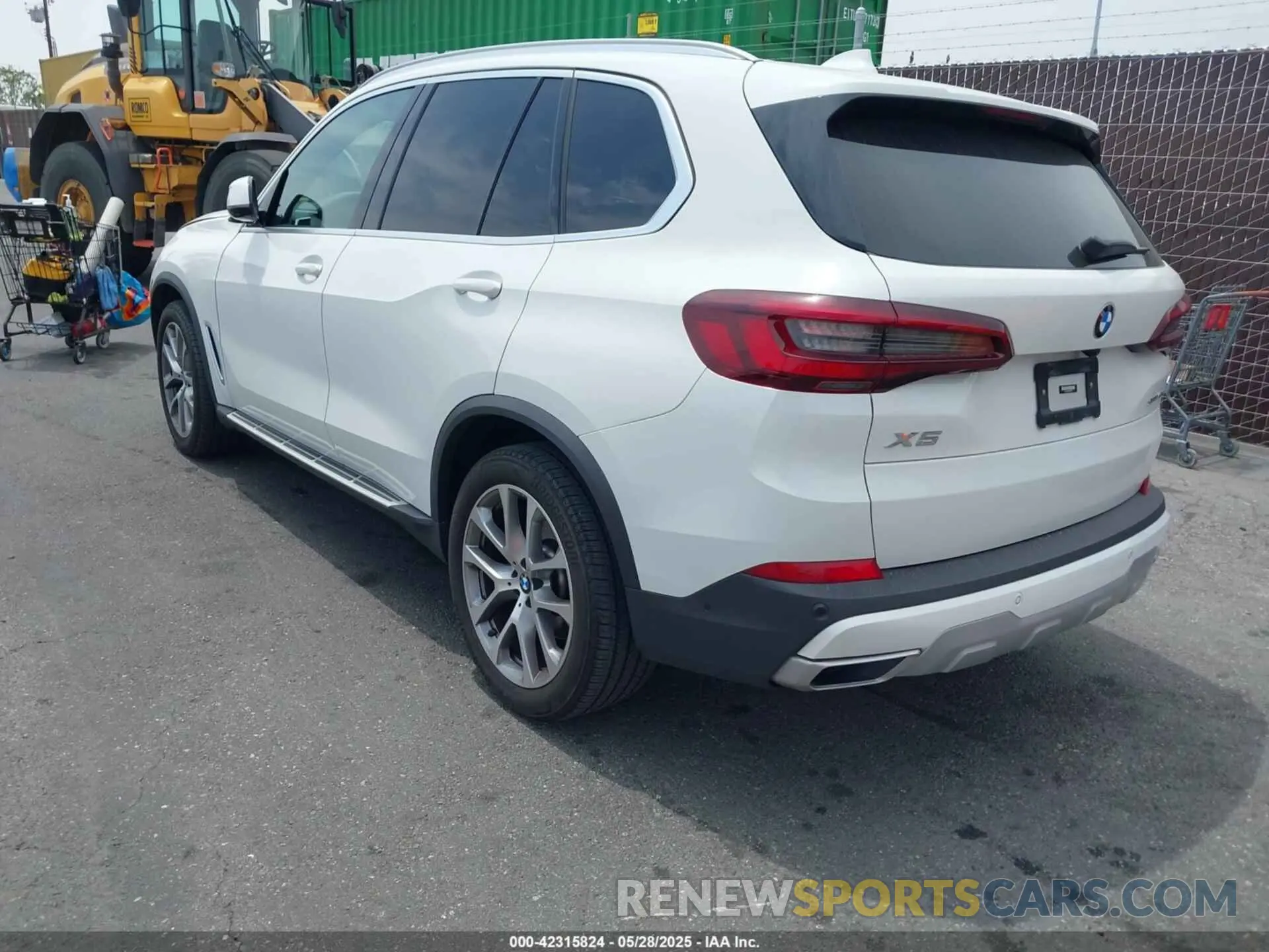 3 Photograph of a damaged car 5UXCR4C0XN9L67253 BMW X5 2022