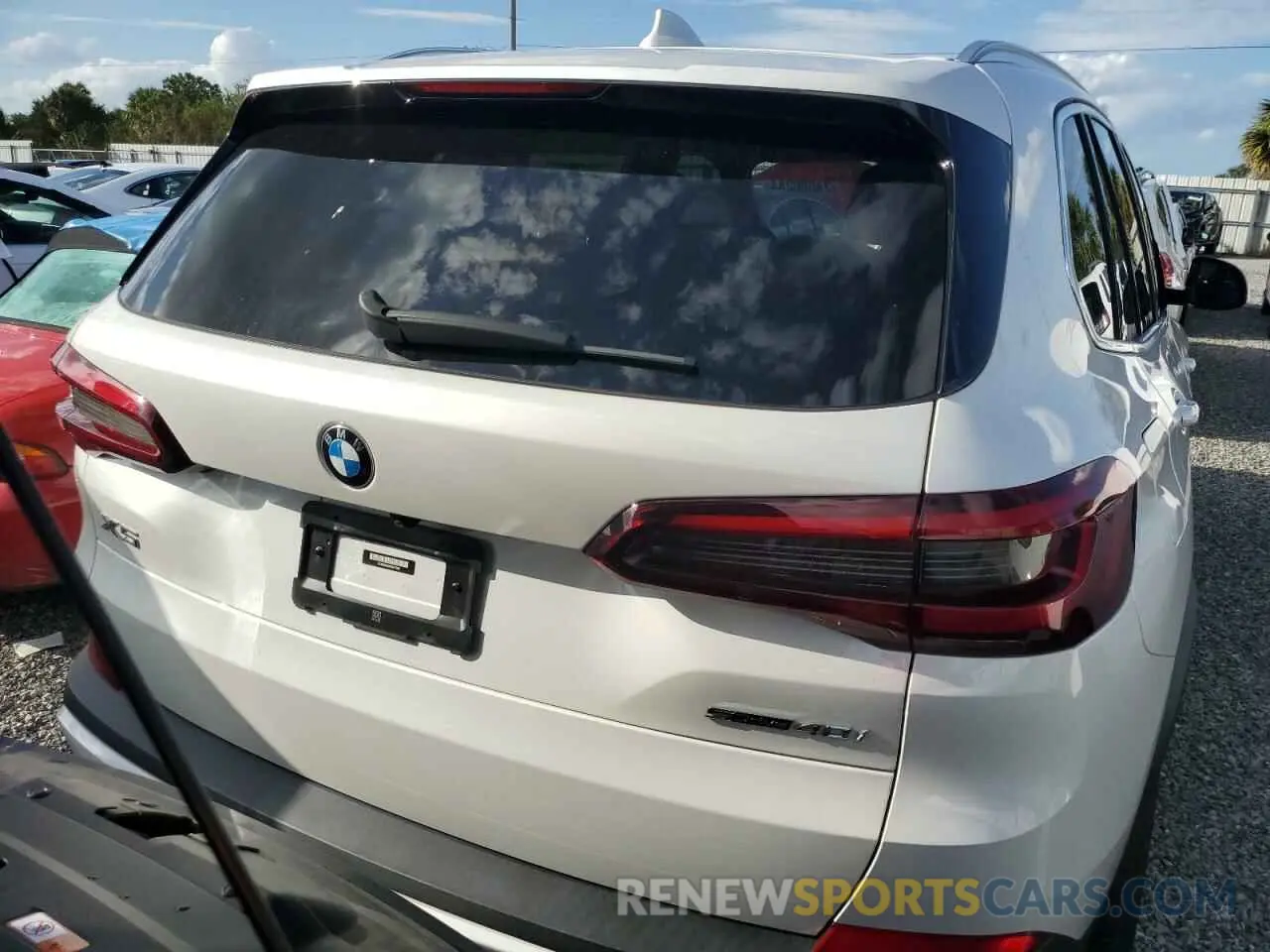 6 Photograph of a damaged car 5UXCR4C0XN9L81329 BMW X5 2022