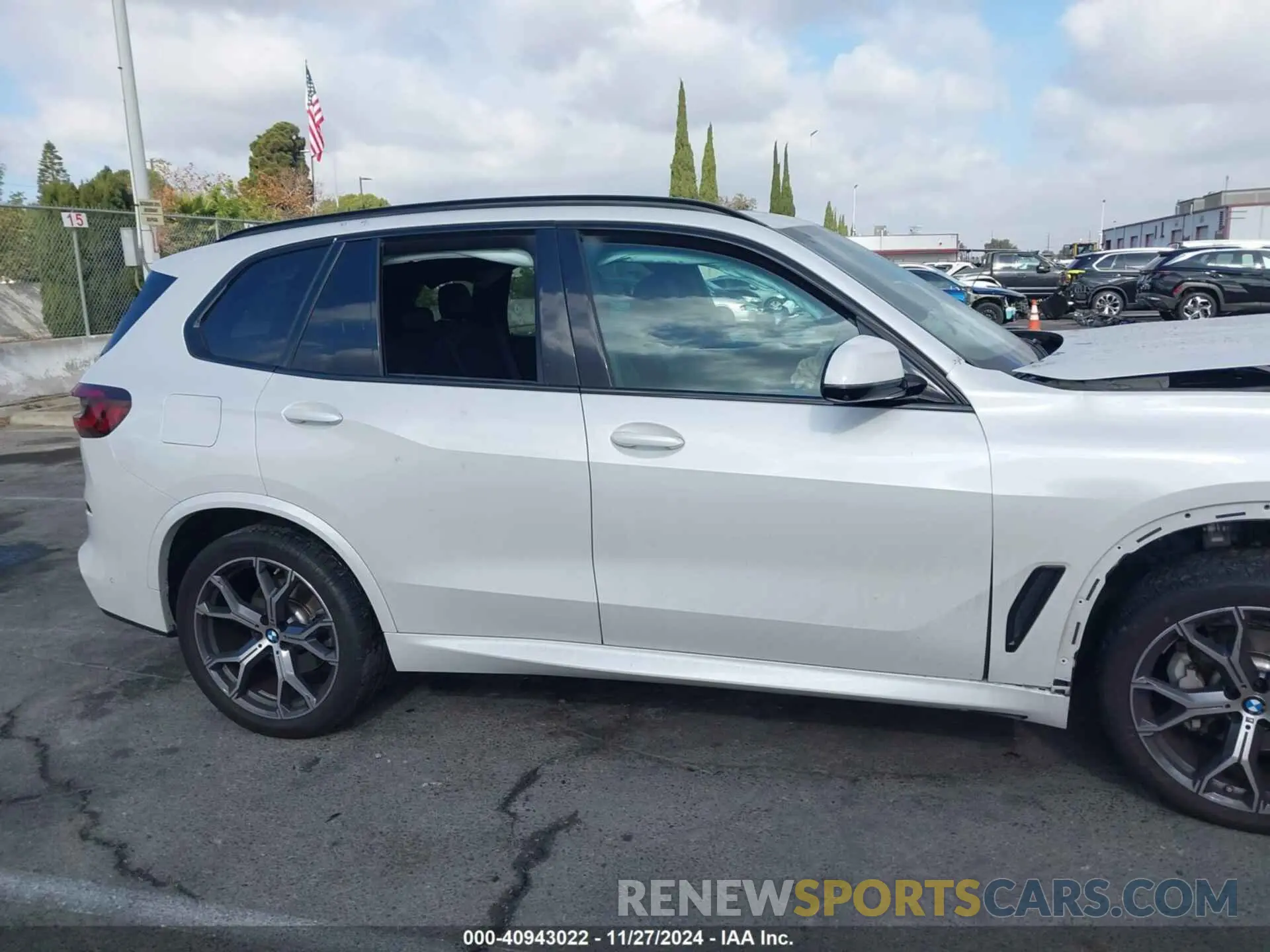 13 Photograph of a damaged car 5UXCR4C0XN9N25946 BMW X5 2022