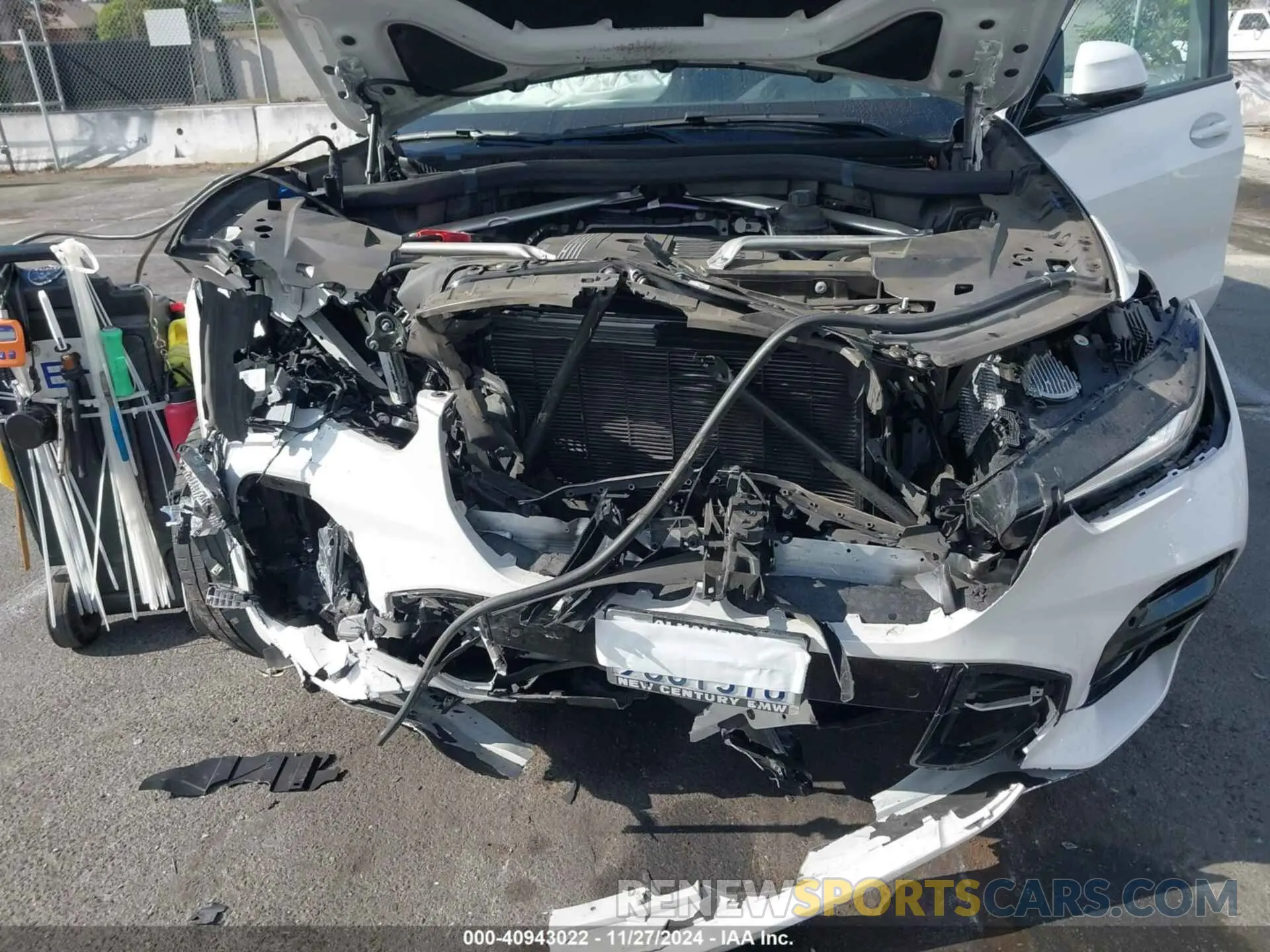 6 Photograph of a damaged car 5UXCR4C0XN9N25946 BMW X5 2022
