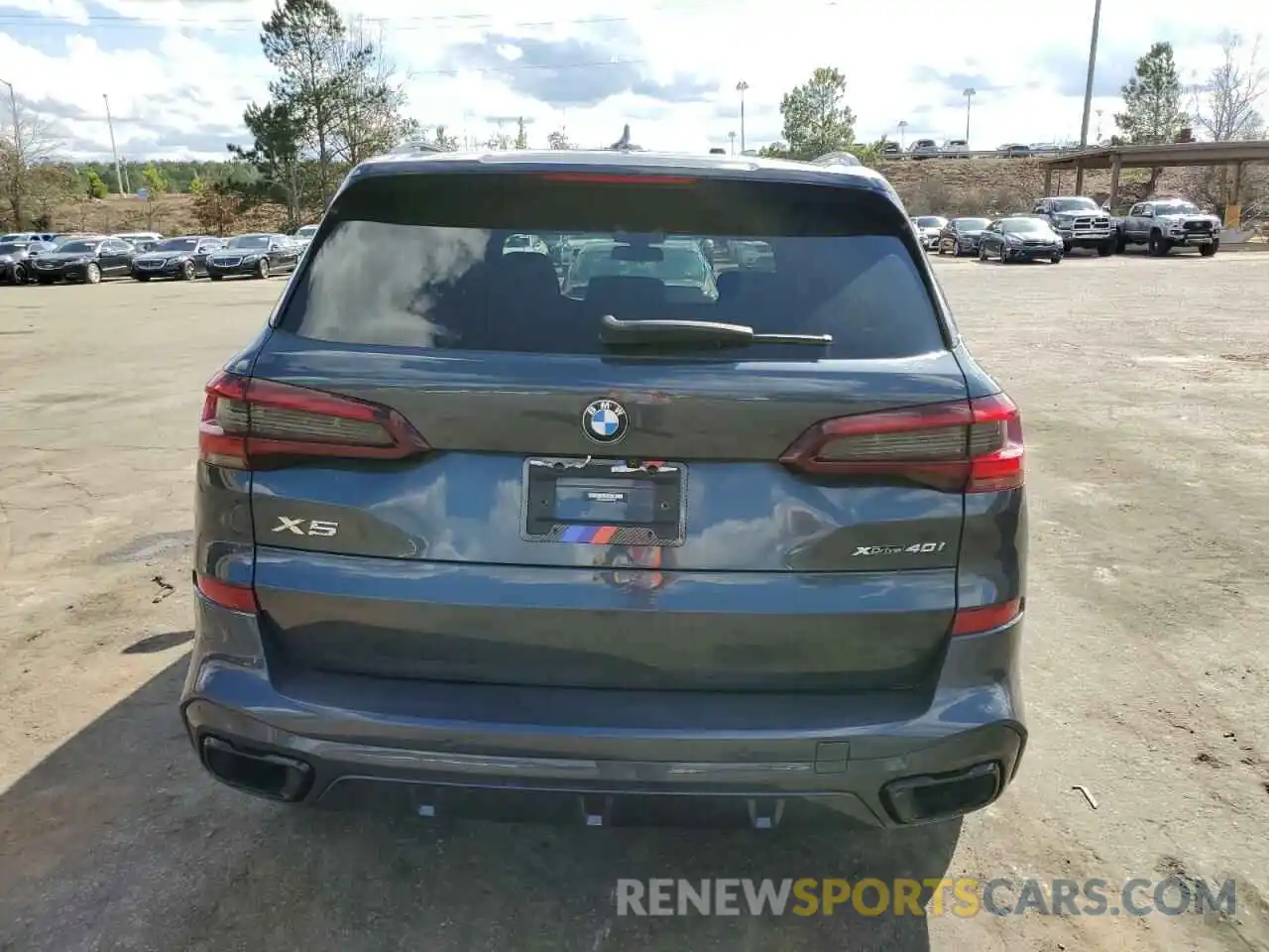 6 Photograph of a damaged car 5UXCR6C00N9K20872 BMW X5 2022